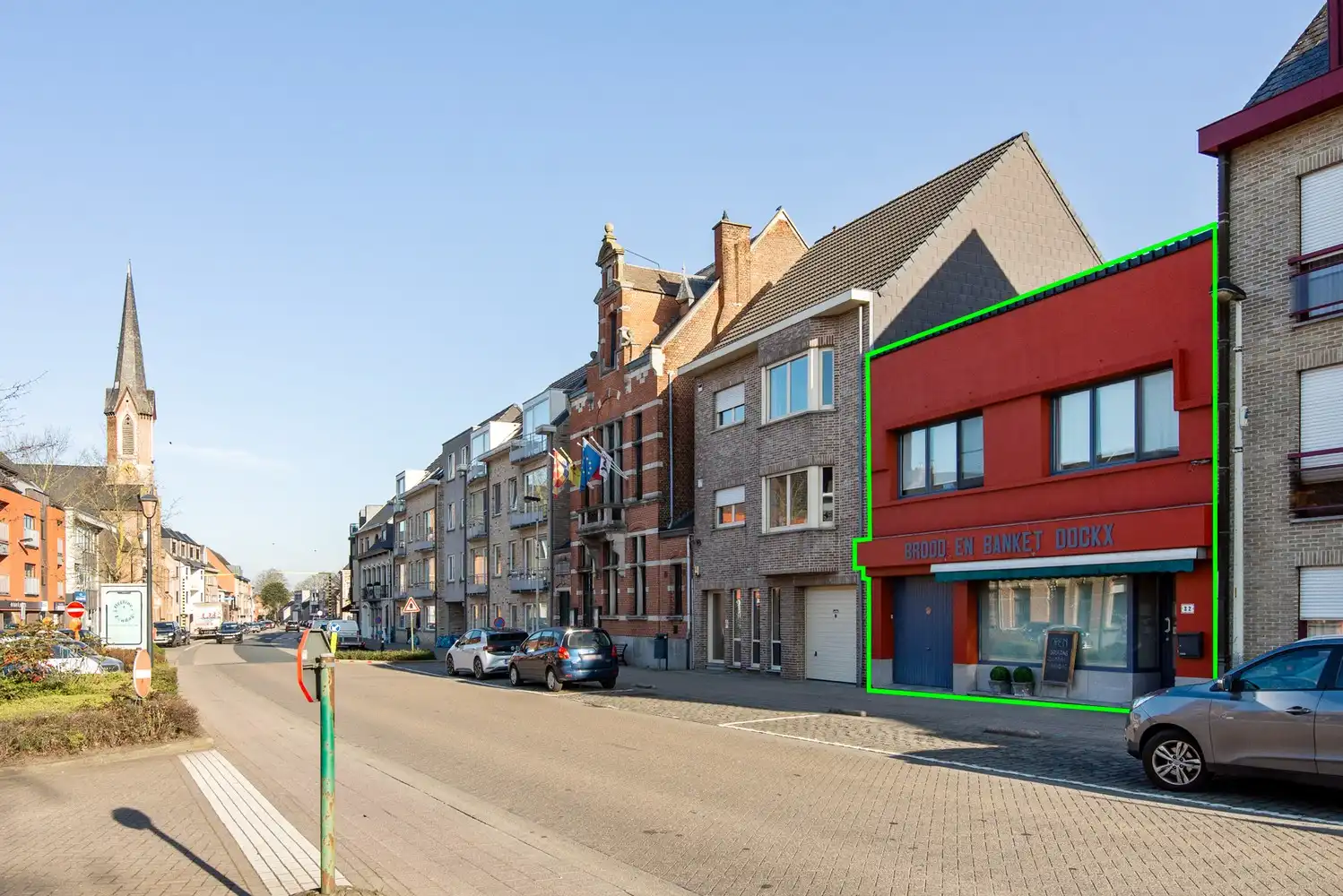 Handelshuis met ruime woning en zwembad te Koningshooikt foto 3