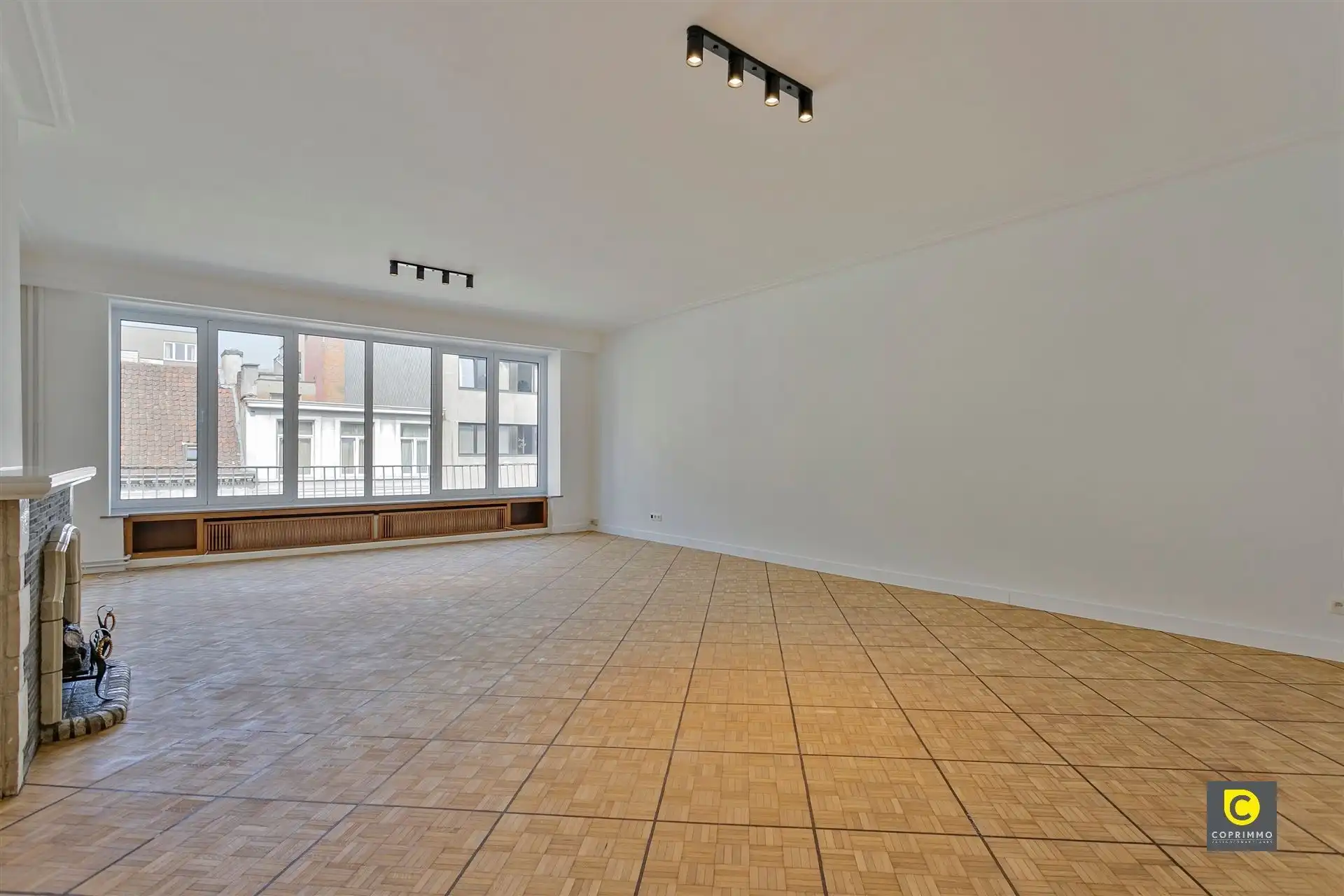 Ruim, recent gerenoveerd 3 slpk app te Diamantwijk! foto 2