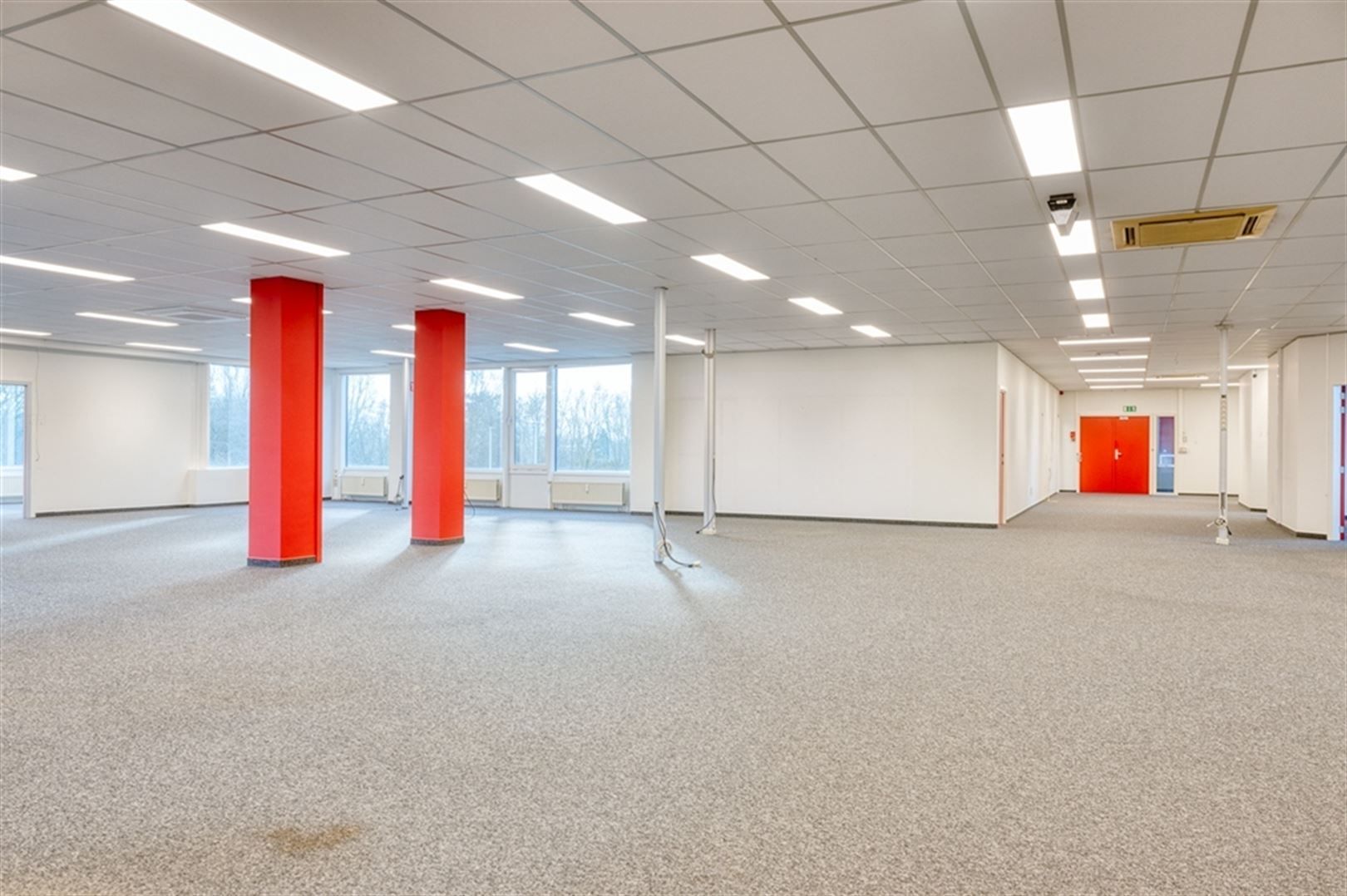 Gelegen aan het klaverblad (E40/E17) foto 15