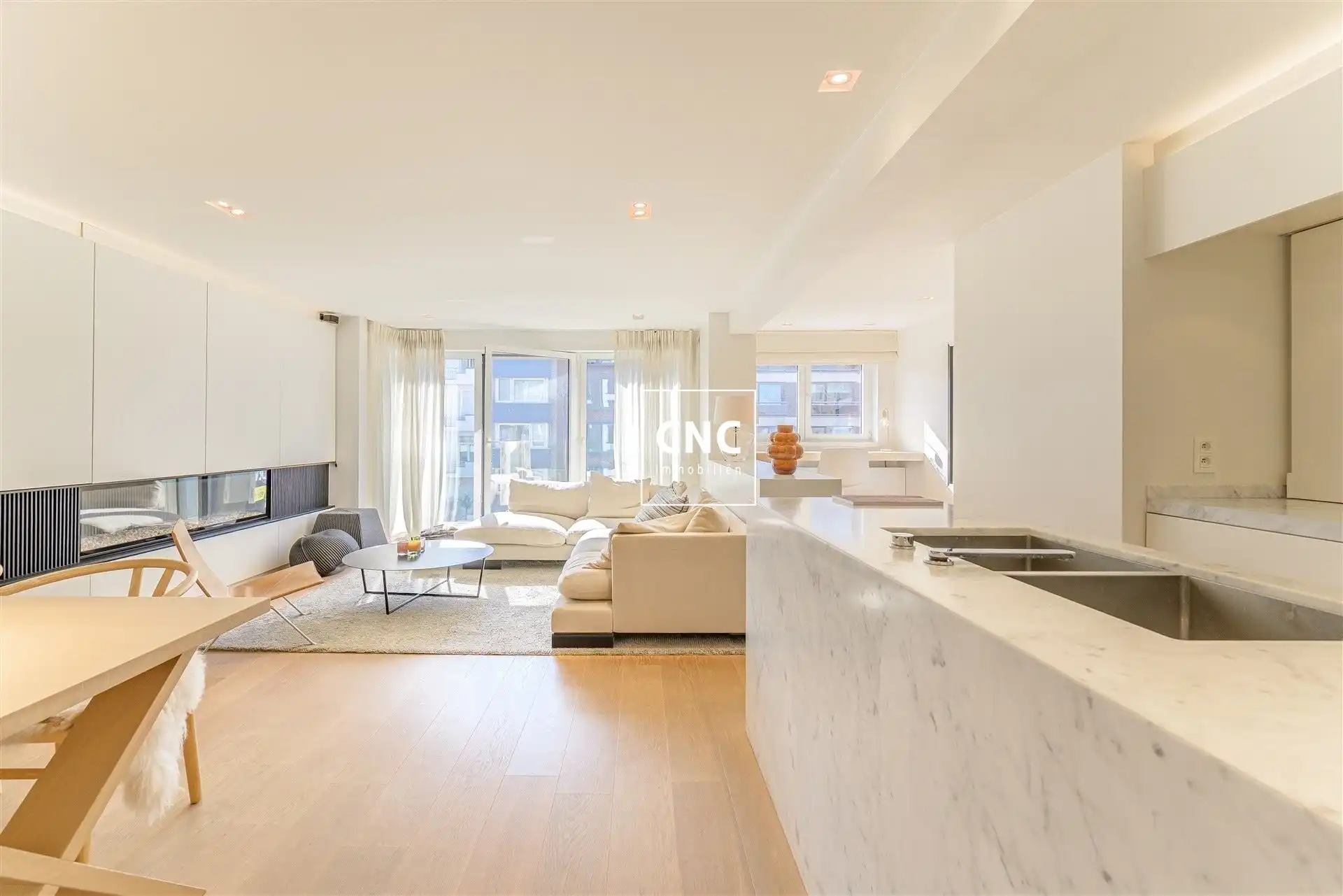 Volledig gerenoveerd appartement met karakter op toplocatie foto {{pictureIndex}}