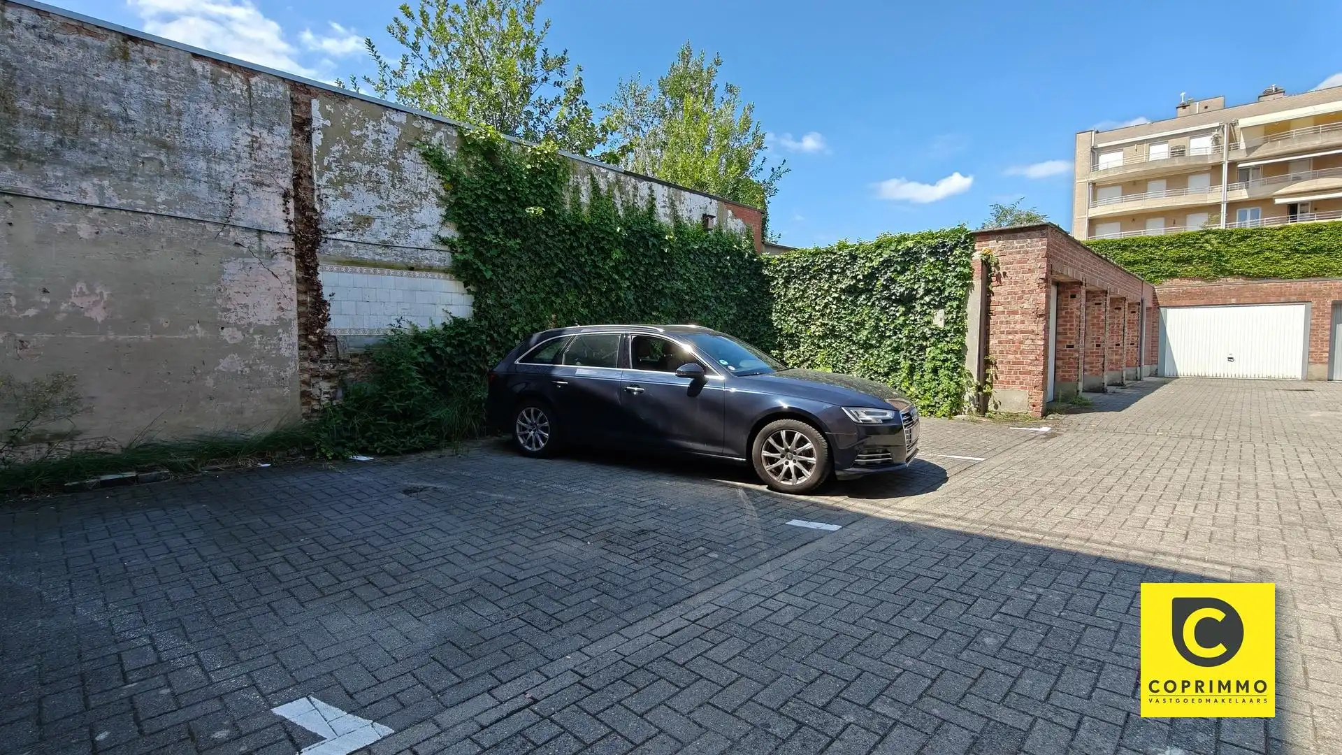 Afgesloten autostaanplaats  foto 2