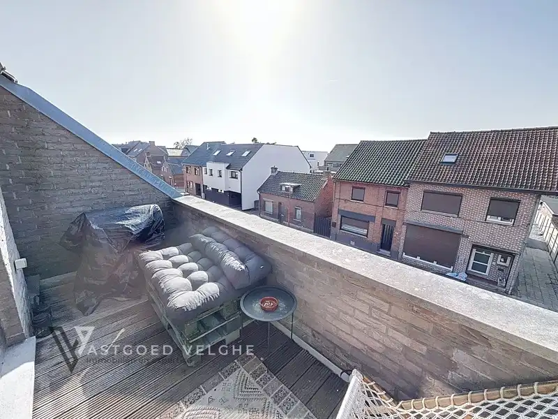 Te koop Eigentijds dakappartement van 89m² op centrale ligging met ruime zolder van maar liefst 30m² en garagebox van 20m² foto 10