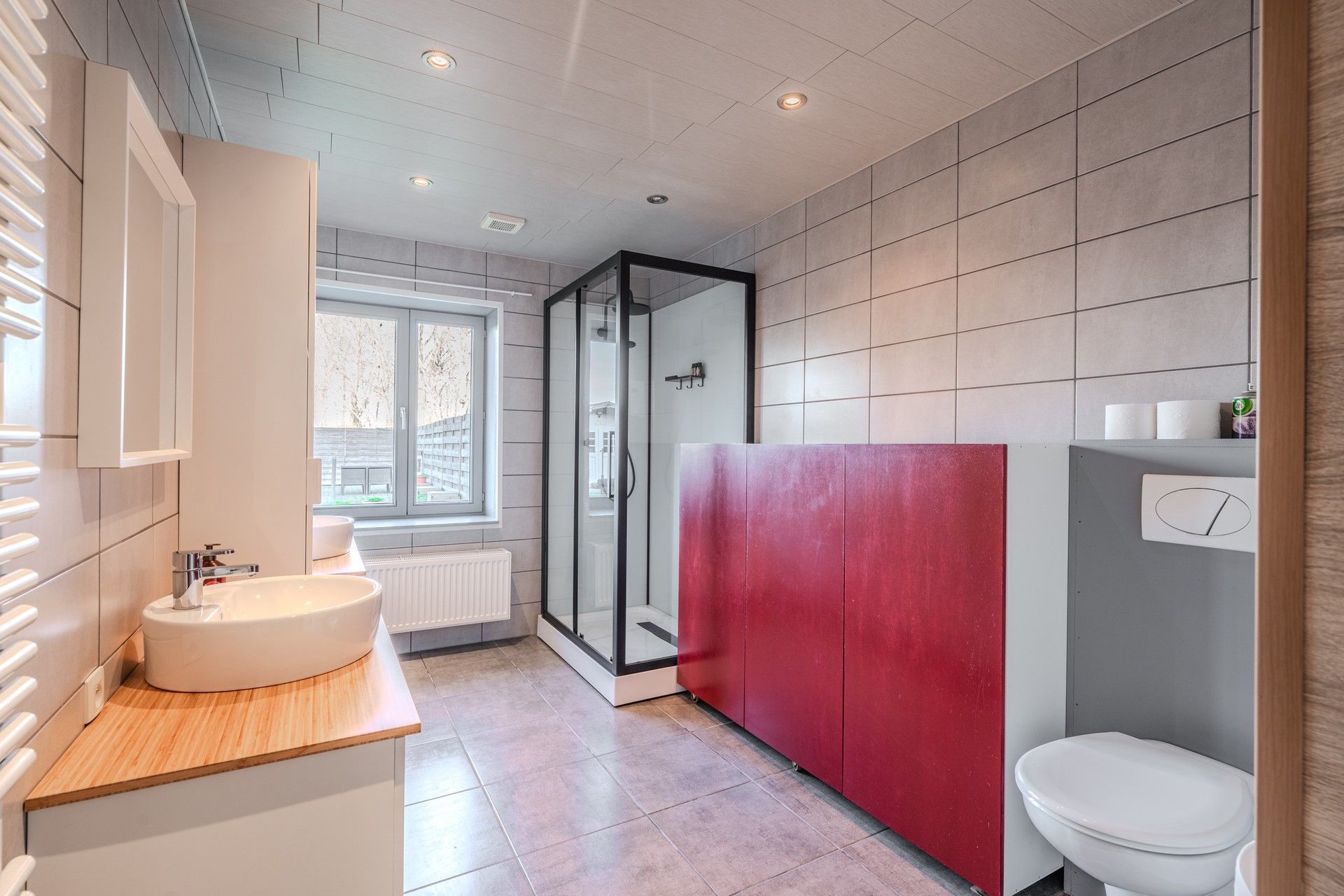 Ruime gezinswoning met garage en tuin in het rustige Pervijze. foto 13