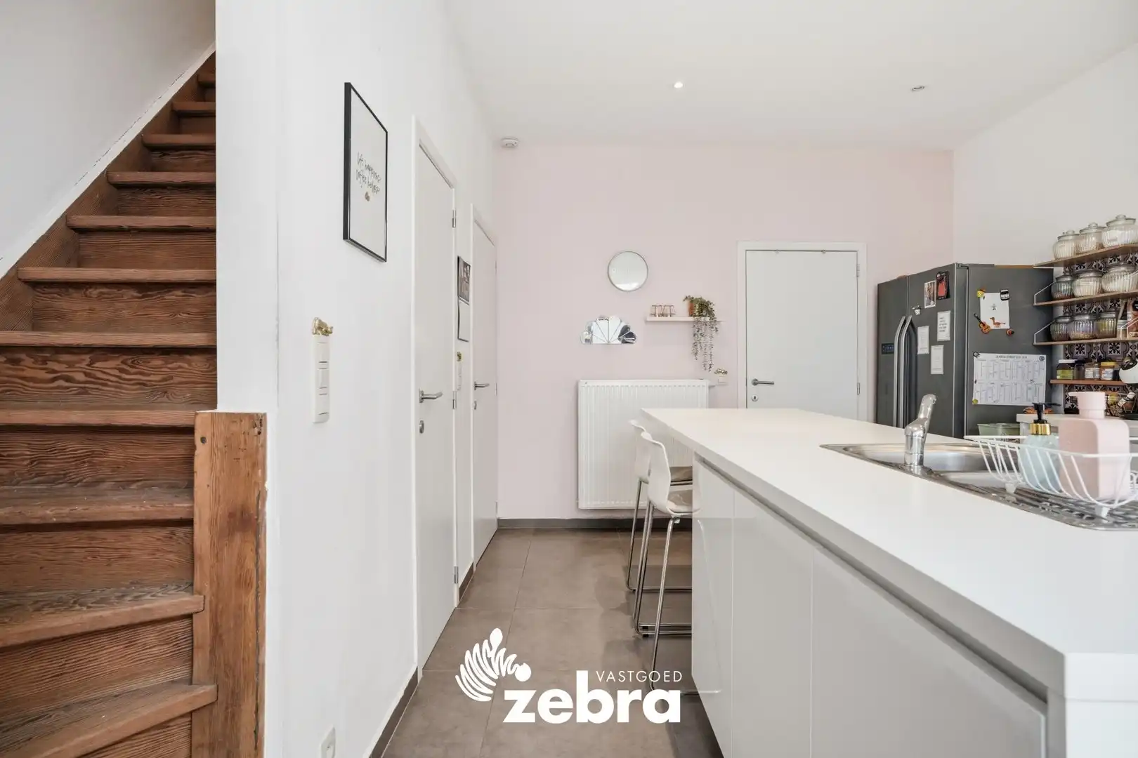 Instapklare, volledig gerenoveerde woning in Tielt met tuin, terras en uitweg! foto 11