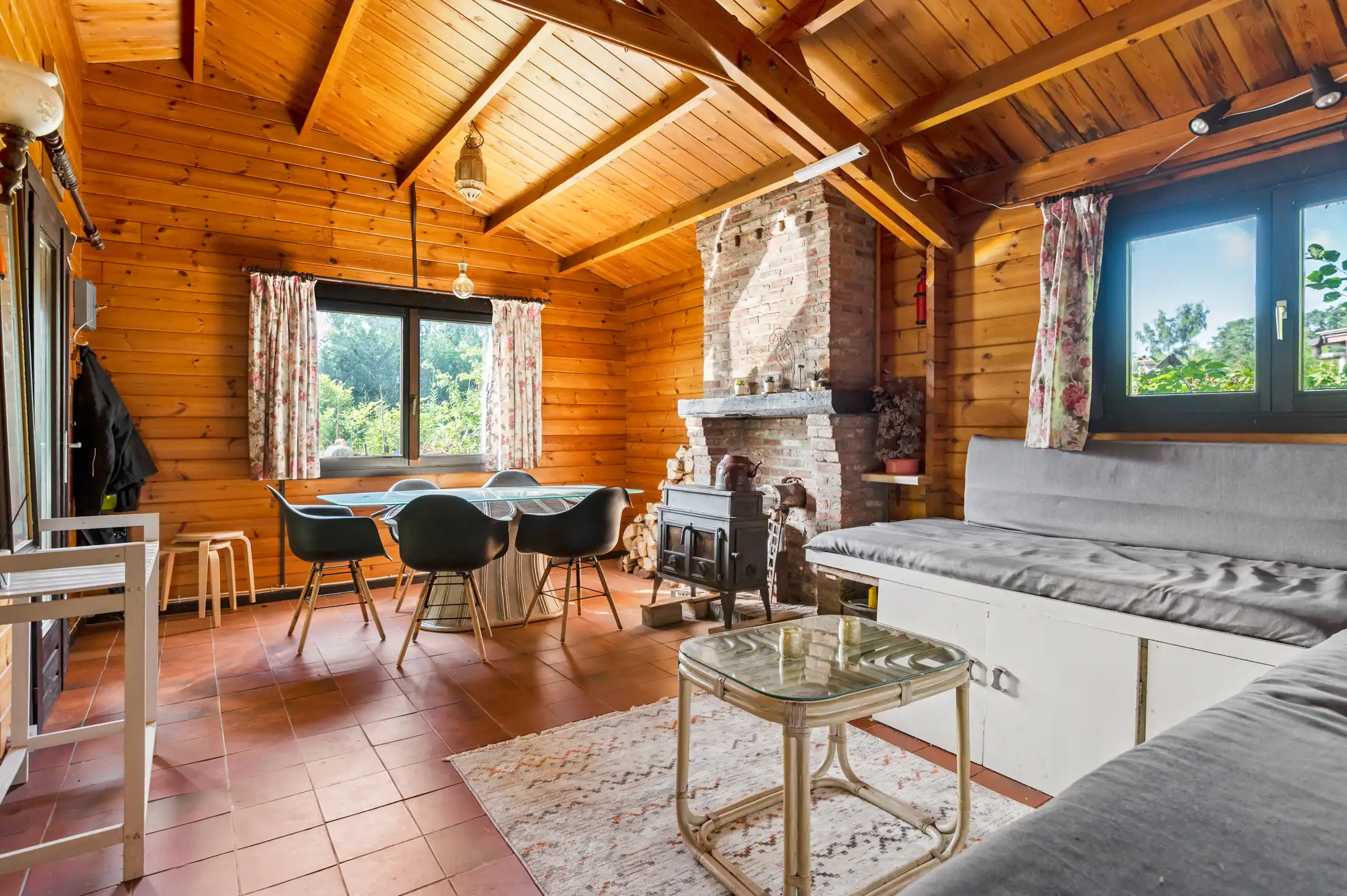 Chalet met 2 slpks op 2.710 m² recreatiegrond in Vorselaar. foto 7