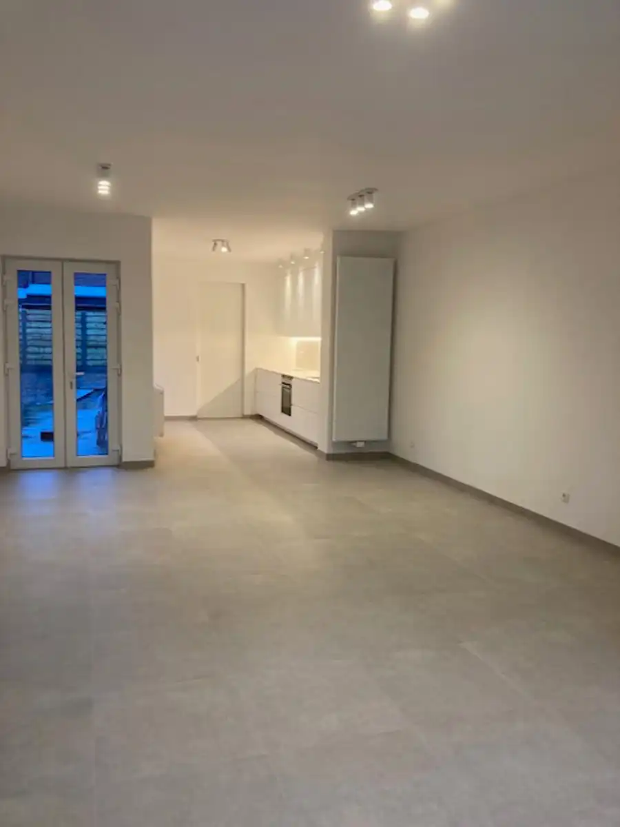 Totaal gerenoveerde, energiezuinige woning foto 4