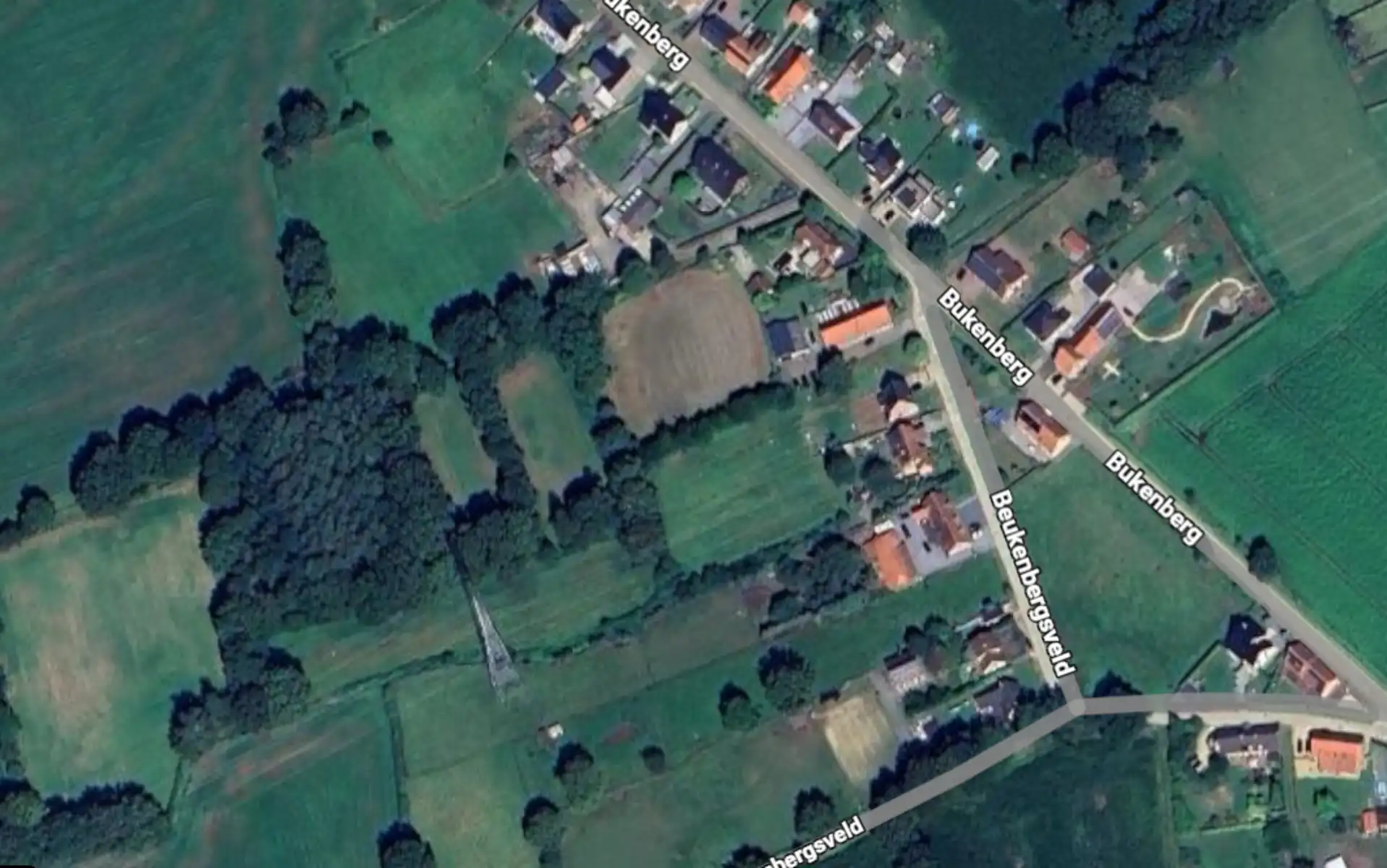 Bouwgrond voor open bebouwing met achterliggend weiland gelegen op uiterst rustige locatie te Olmen. foto 3