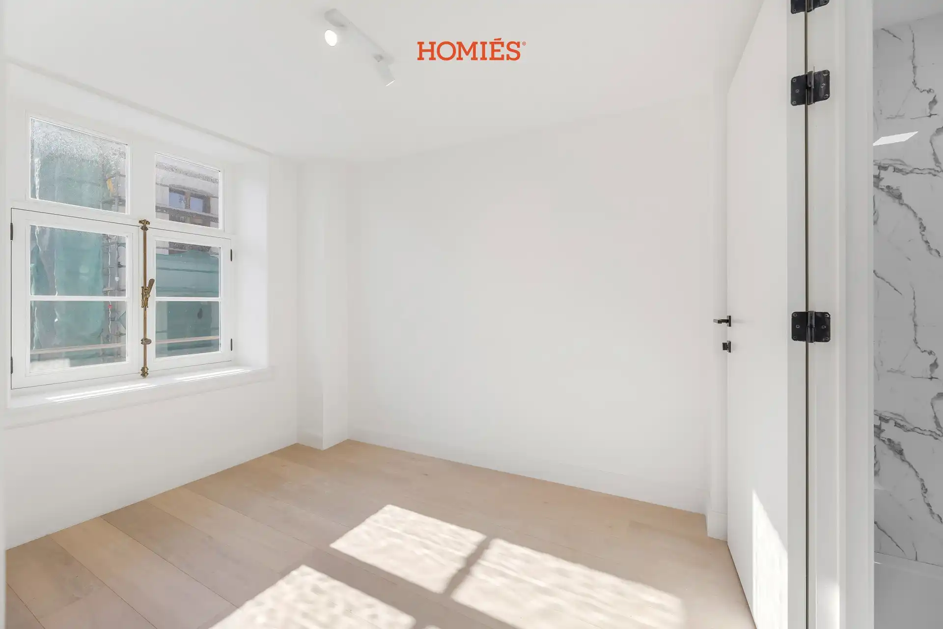 Exclusief 2-slaapkamerappartement met 2 badkamers foto 7