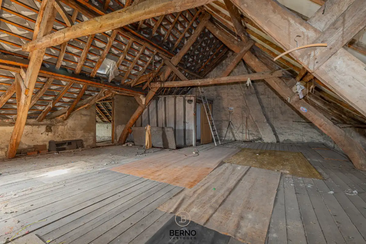 Totaal te renoveren woning op prachtig perceel van 1.170 m² foto 8