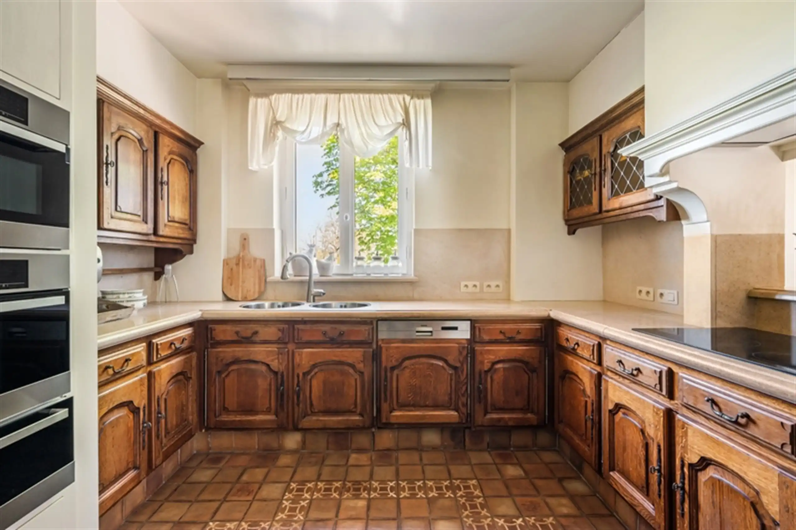 Exclusieve villa met bos, zicht  en  unieke geschiedenis! foto 17