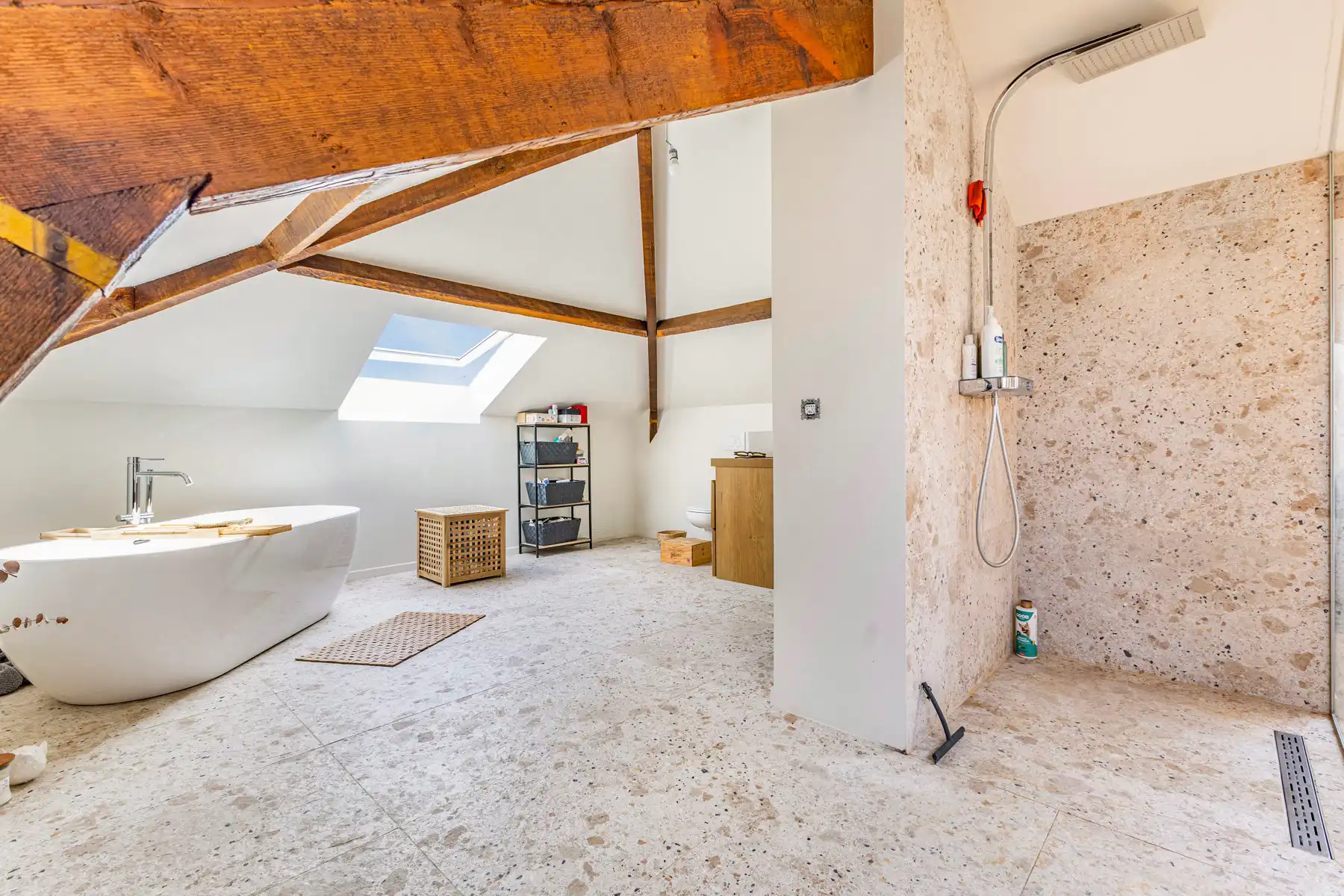 Uitzonderlijke eigendom met 4 slaapkamers en 3 badkamers foto 28