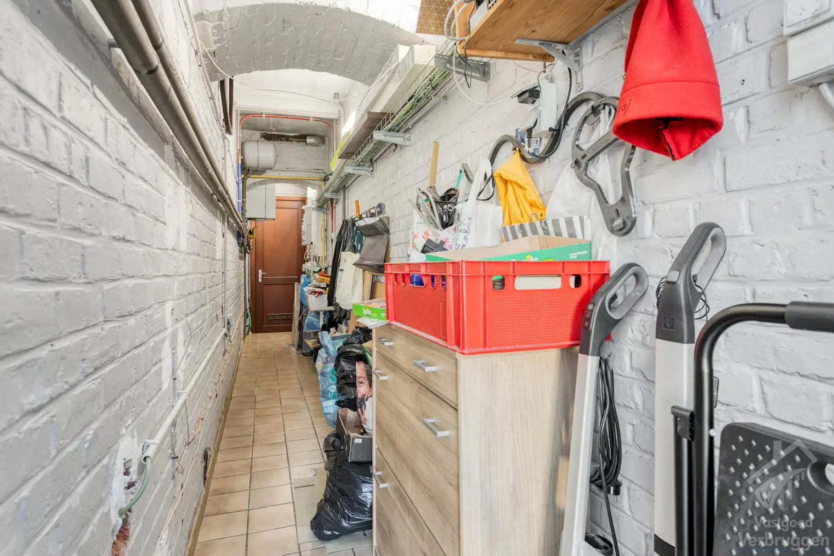 Ruime woning met 5 slaapkamers en 2 parkeerplaatsen foto 19