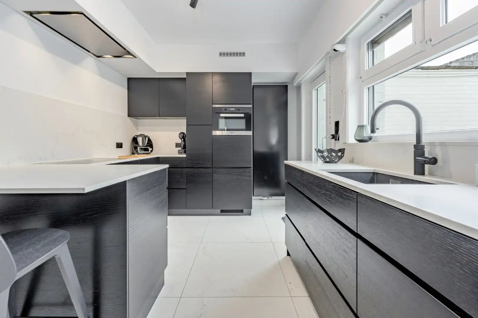 Instapklare gezinswoning met bijgebouw foto 8