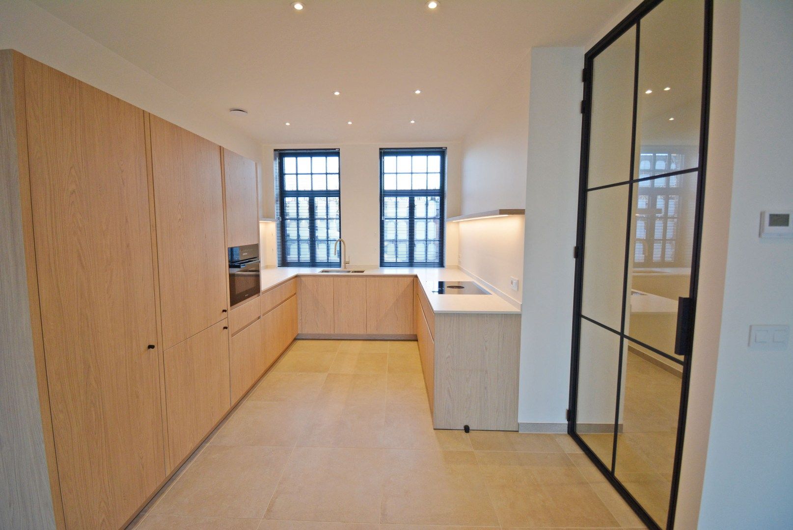 Moderne en energiezuinige nieuwbouwwoning in Koolkerke. foto 10
