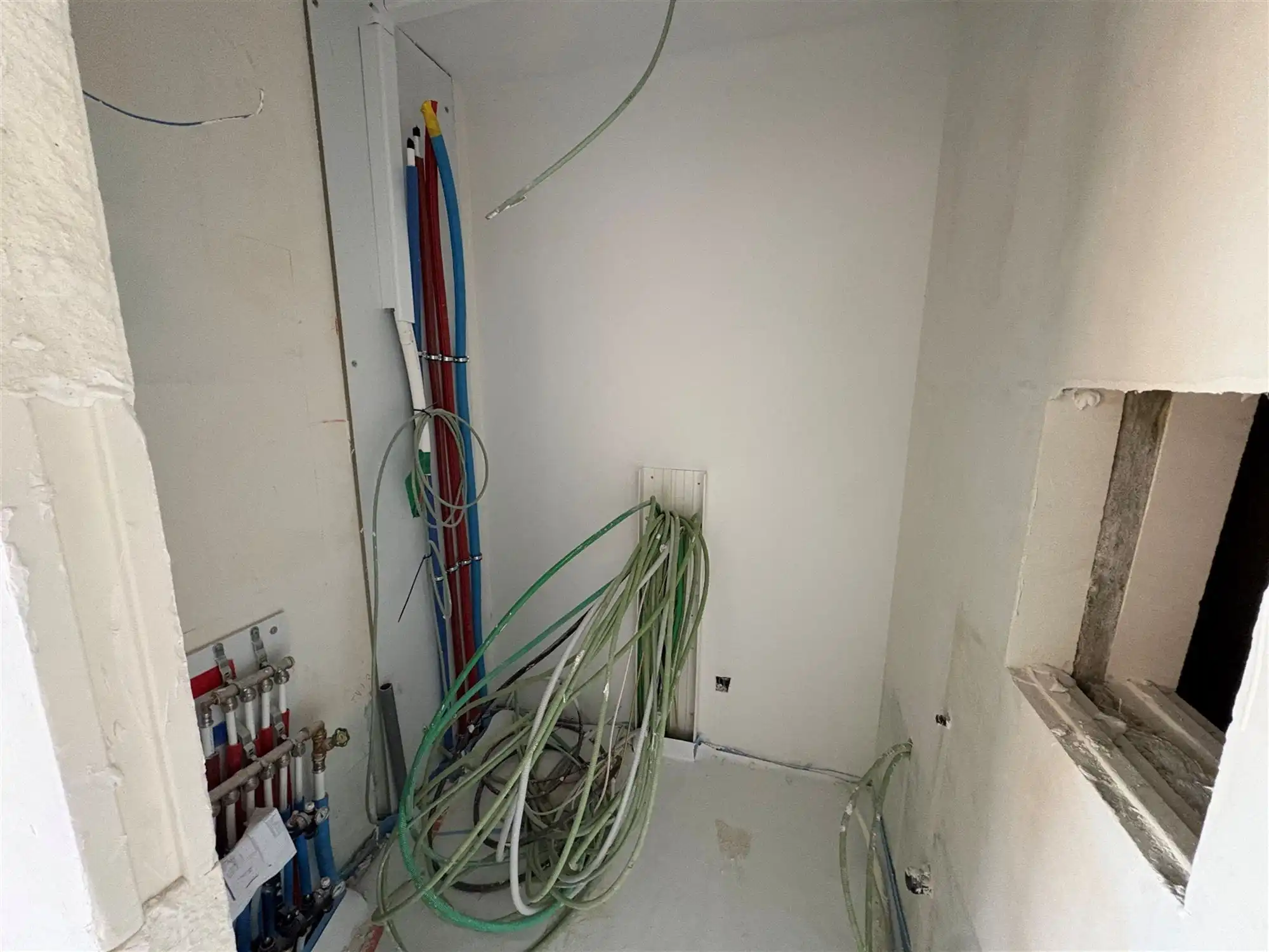 Gelijkvloersappartement met 2 slaapkamers en tuin. foto 15
