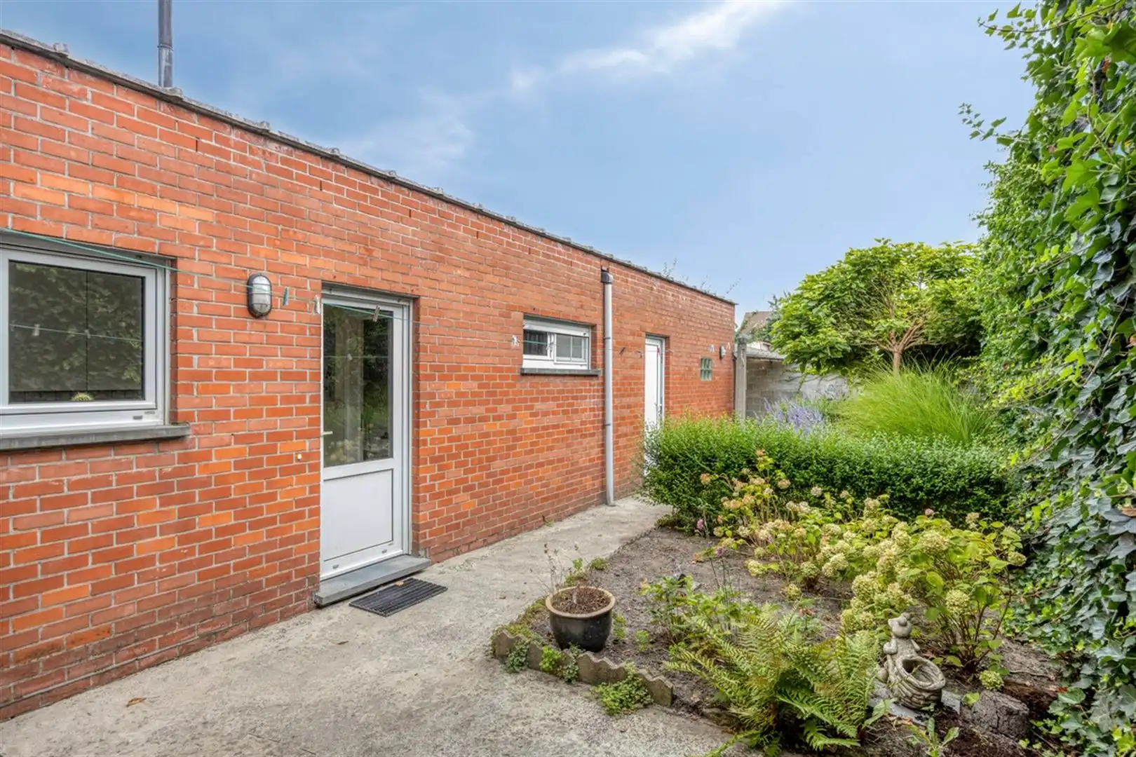 Ruime woning in deelgemeente Ename foto 25