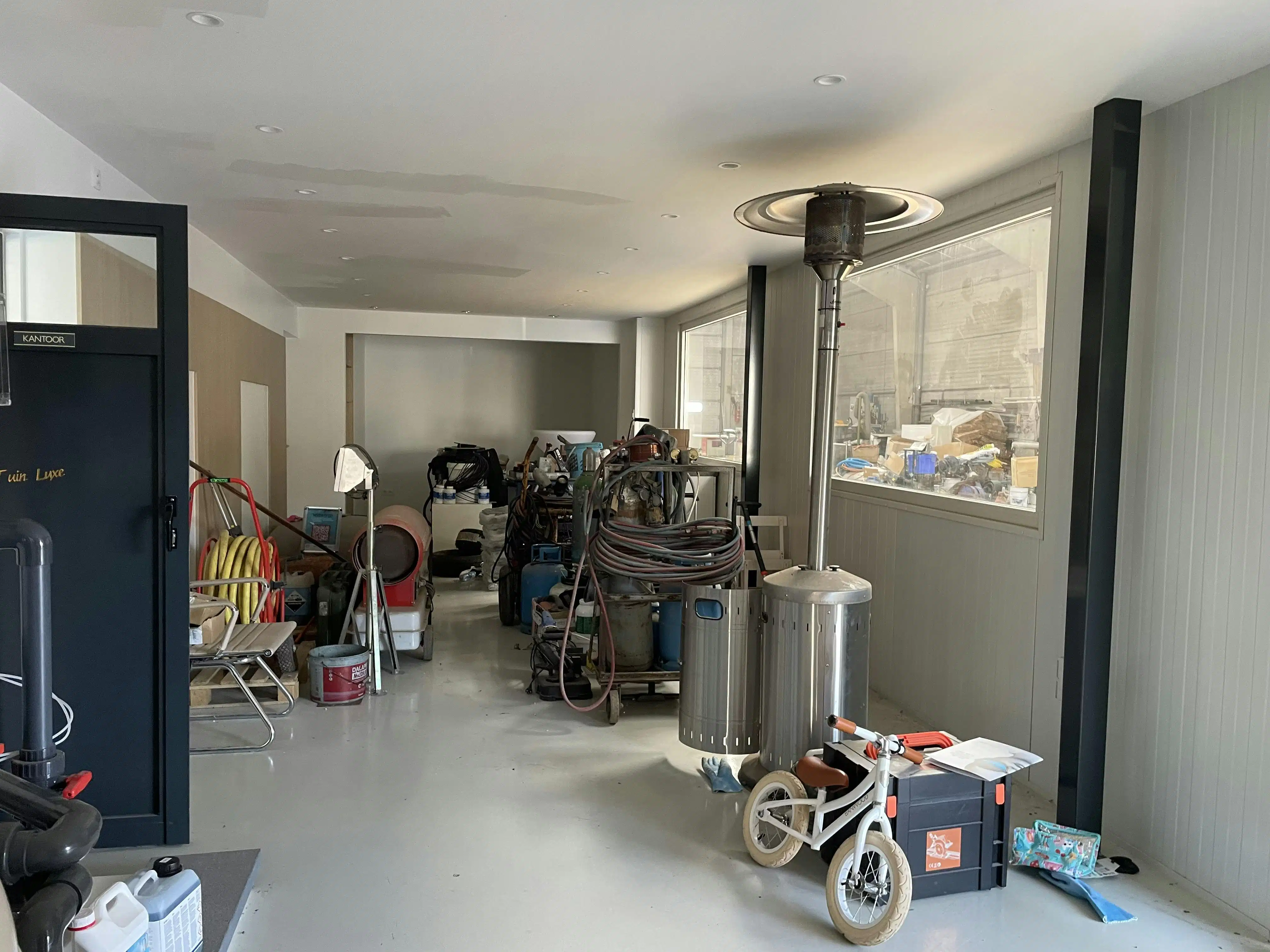 Luxe villa met exclusieve tuin en 600m2 magazijn in KMO-zone foto 87