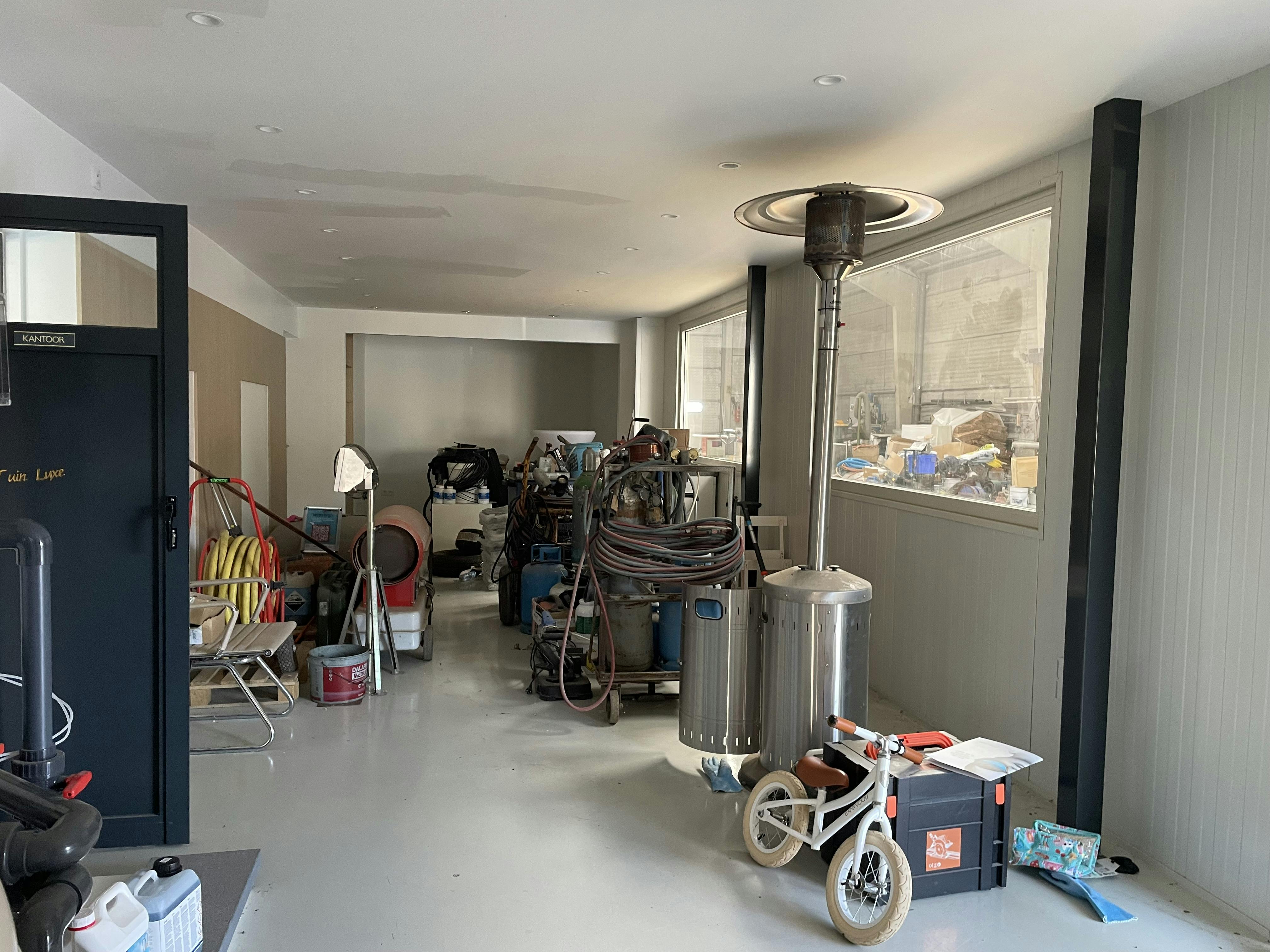 Luxe villa met exclusieve tuin en magazijn in KMO-zone foto 87