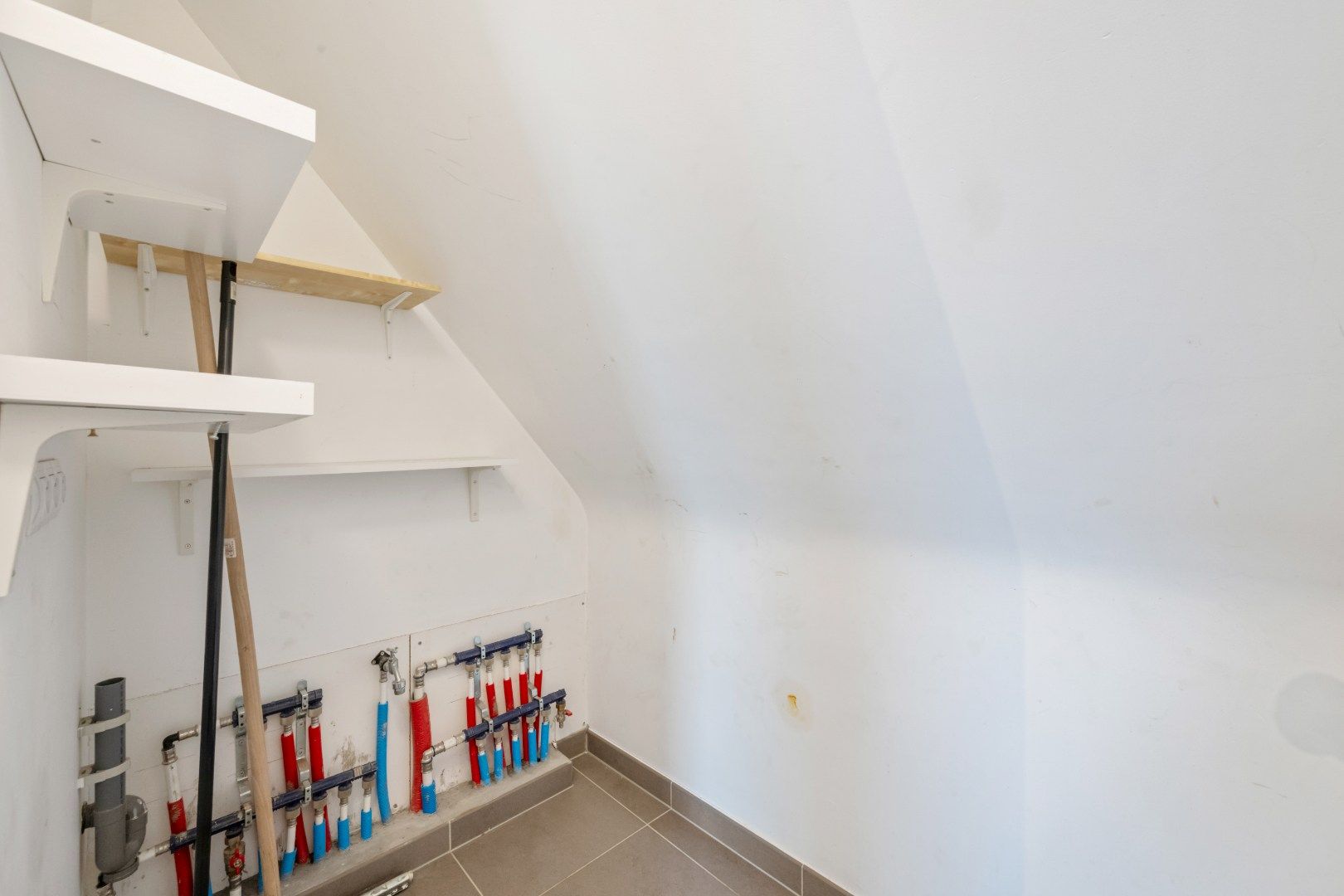 Recent appartement met autostaanplaats in Sint-Kruis foto 5