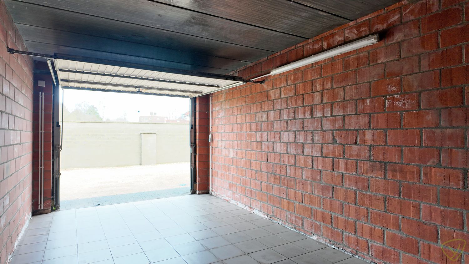 Garage te huur in de Kerkstraat te Eeklo! foto 3