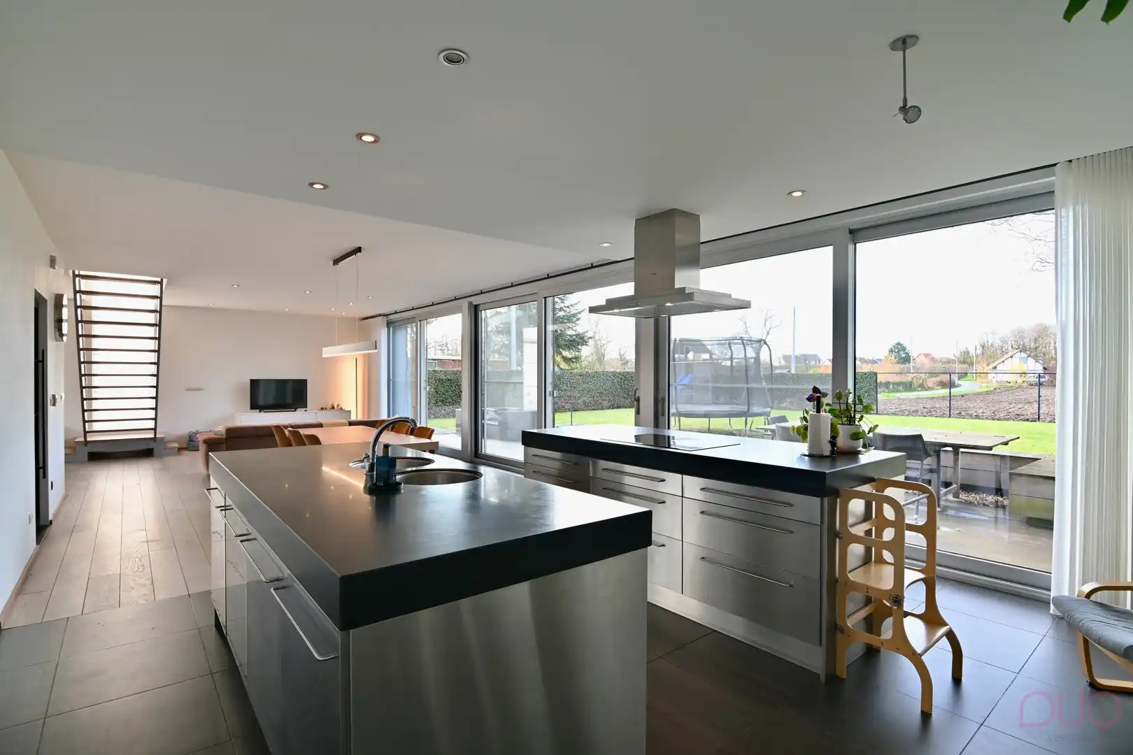 Ontdek ongeëvenaarde luxe en ruimte in deze prachtige villa in het rustige Herk-de-Stad. foto 11