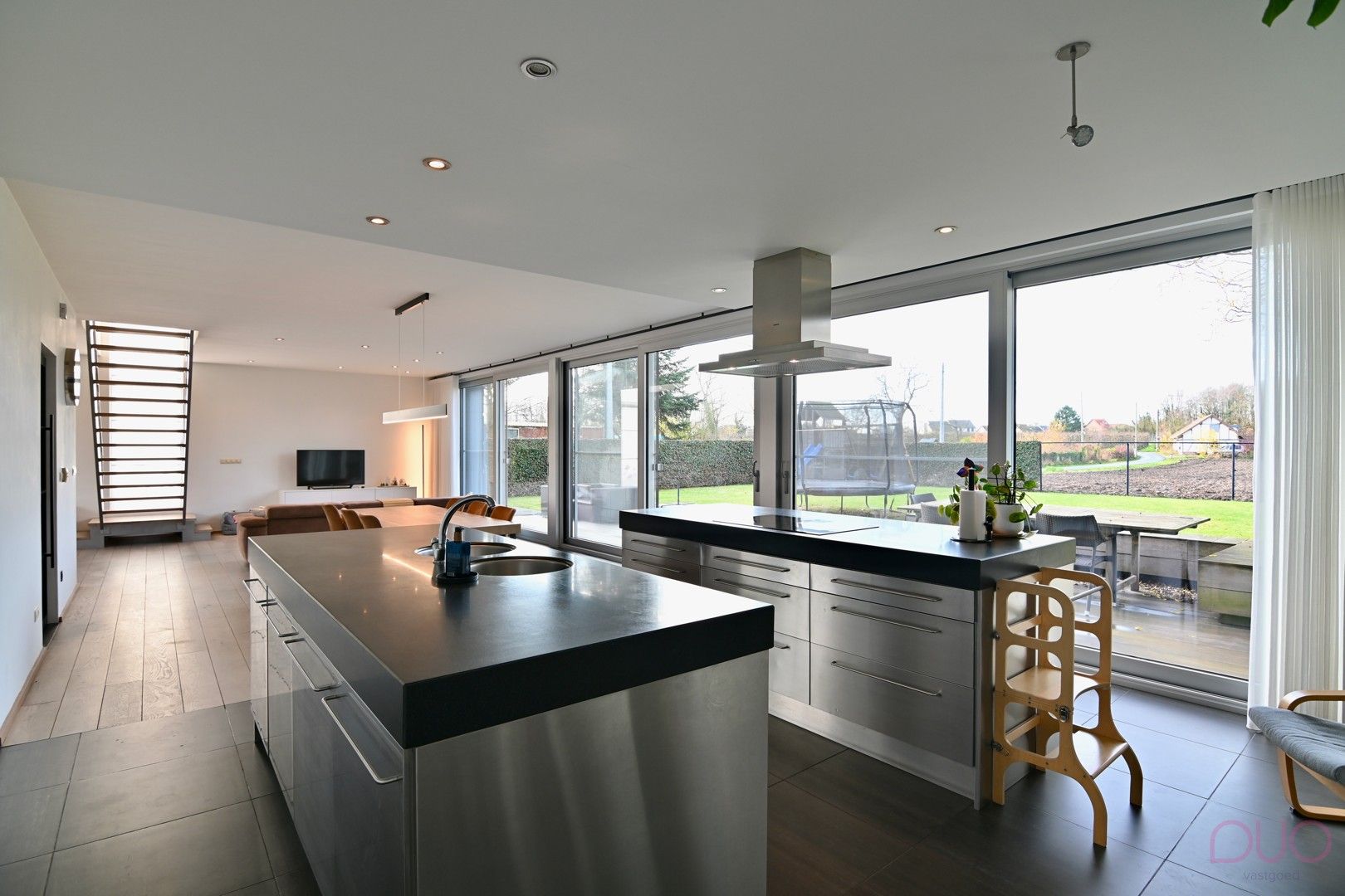 Ontdek ongeëvenaarde luxe en ruimte in deze prachtige villa in het rustige Herk-de-Stad. foto 11