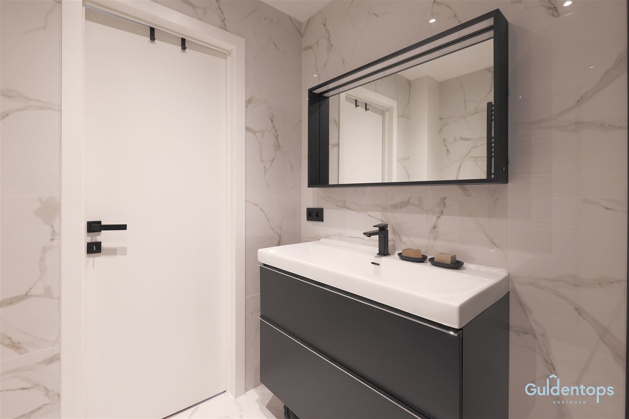 mooi 2 slkpkamerappt op topligging met fantastisch uitzicht foto 29