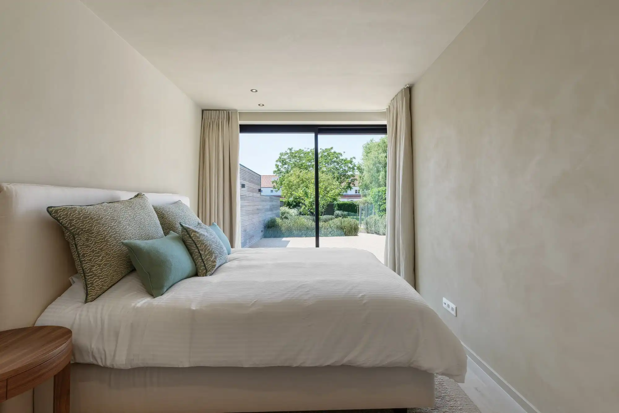 Moderne nieuwbouwwoning met 4 slaapkamers, 4 badkamers en prachtige tuin foto 13