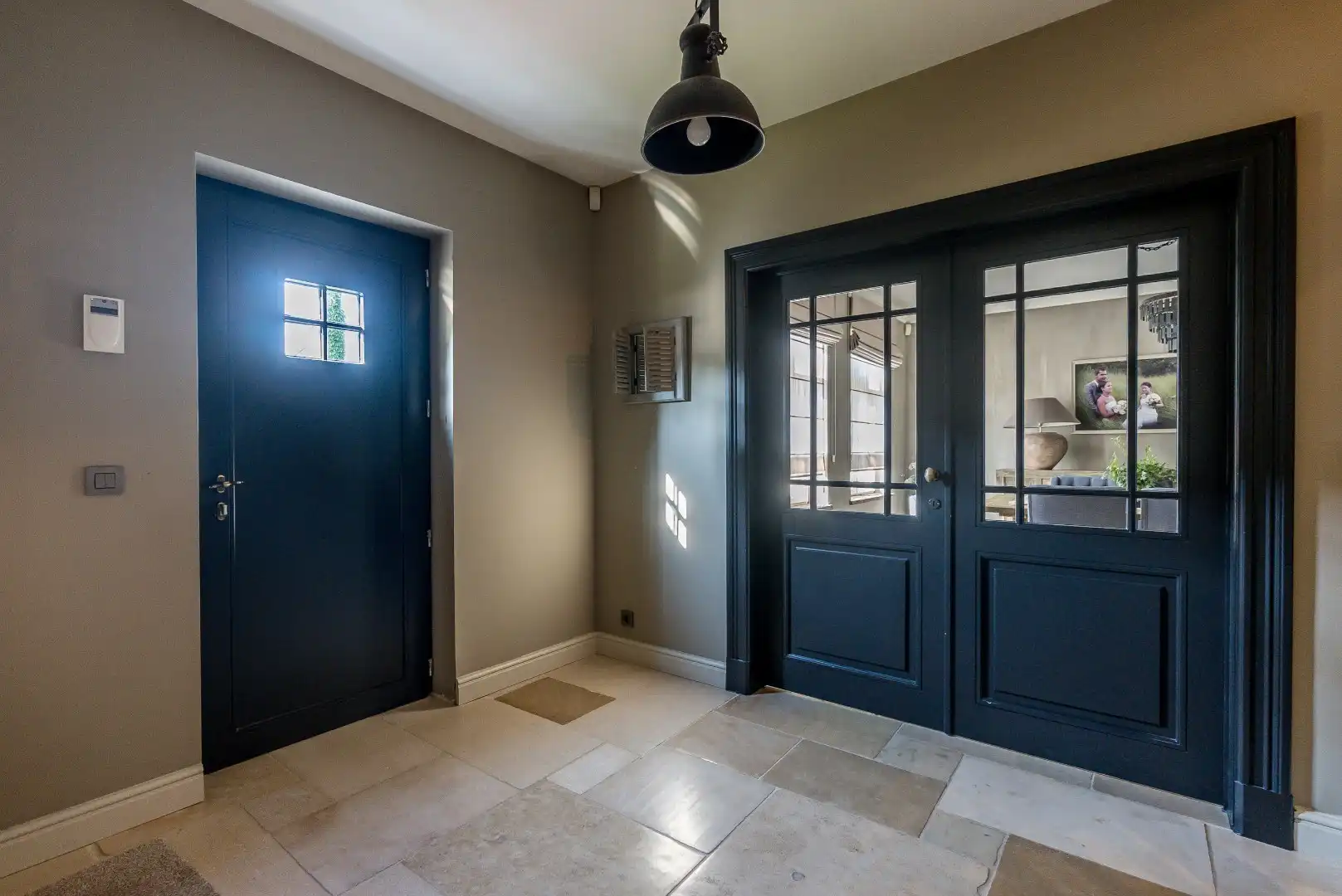 Ruime, kwalitatief afgewerkte woning + naastgelegen bouwgrond op een rustige ligging in Gompel. foto 18