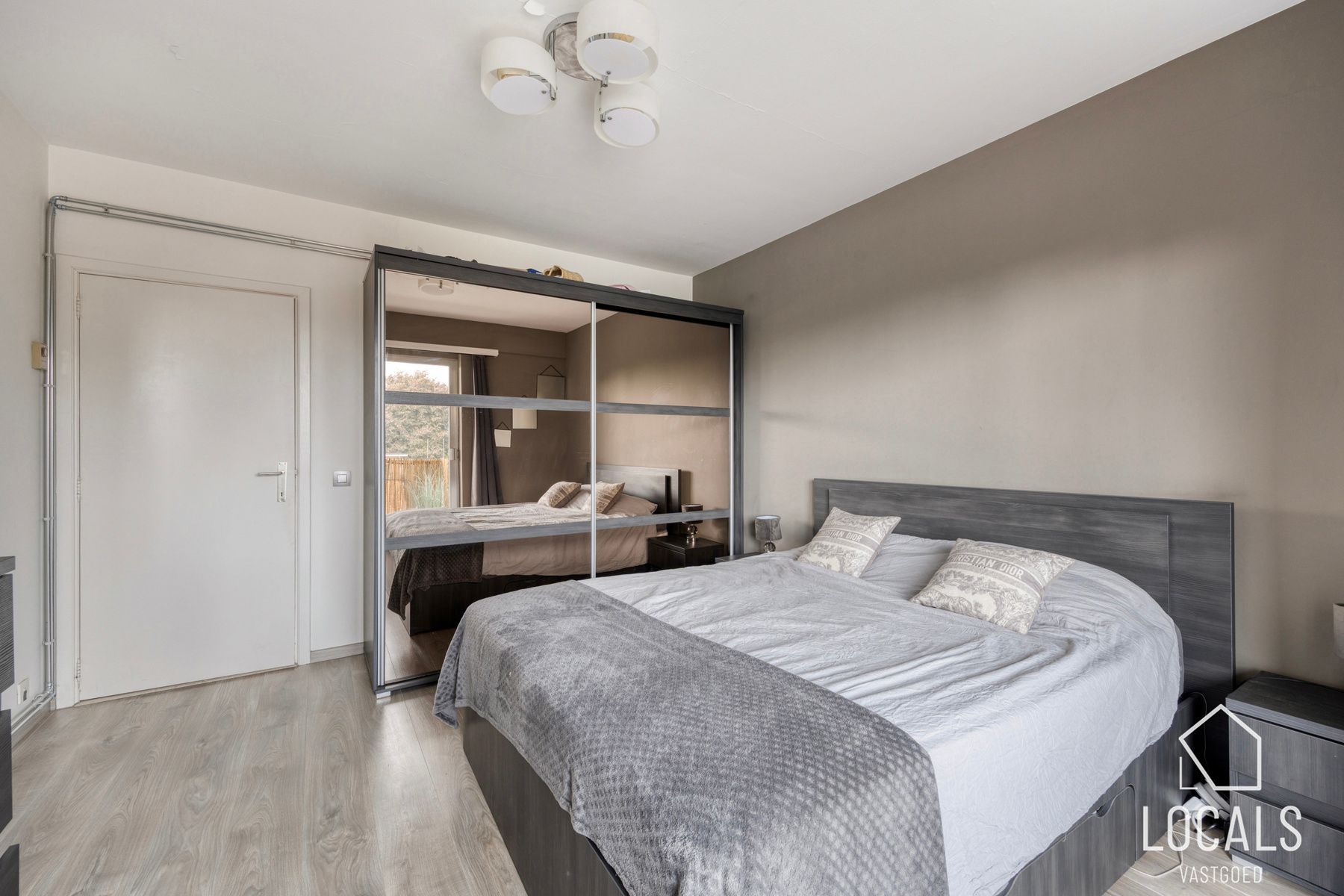 Mooi gerenoveerd appartement met 3 terrassen op toplocatie! foto 12
