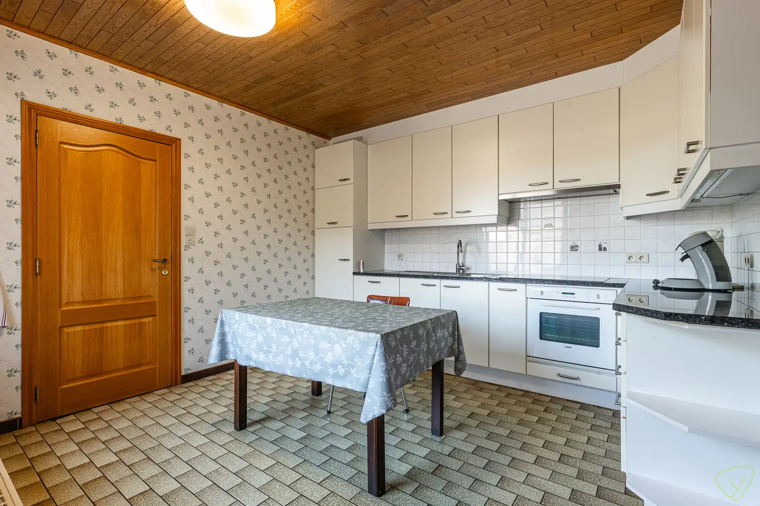 Charmant huis te koop op een gunsitge locatie in Oosteeklo - Perfect voor wie op zoek is naar een nieuwe thuis in alle rust! foto 7