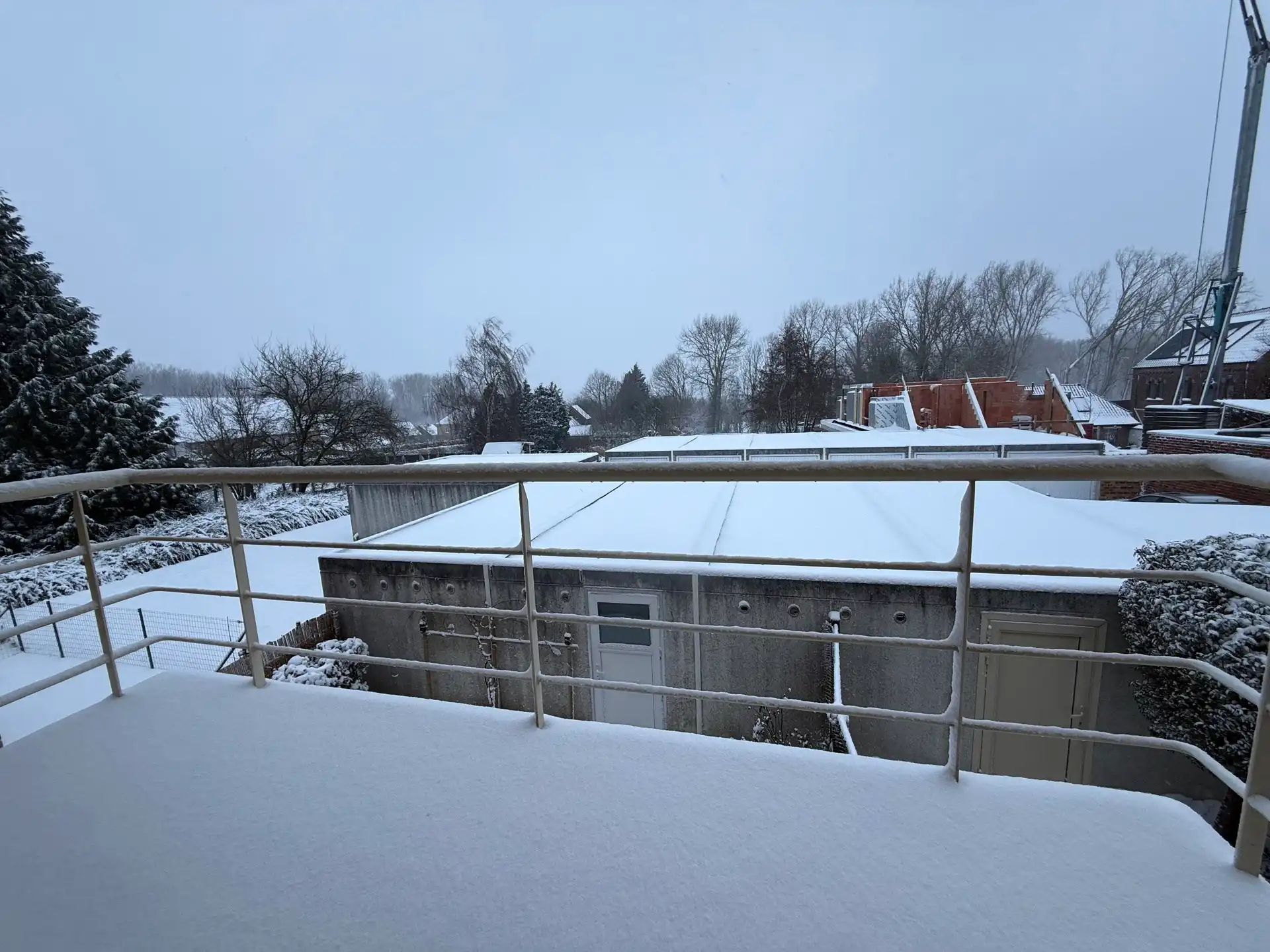 ERONDEGEM - Ruim, energiezuinig appartement met garage. foto 10