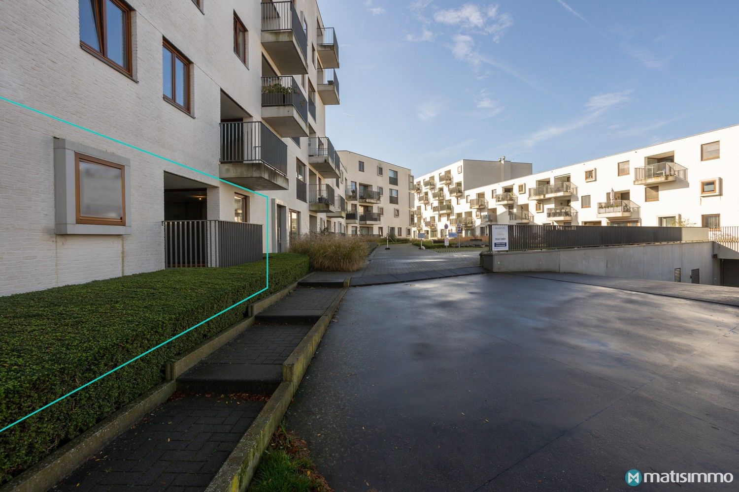 GELIJKVLOERS, INSTAPKLAAR APPARTEMENT MET 2 AUTOSTAANPLAATSEN VLAKBIJ HET CENTRUM VAN BILZEN foto 21