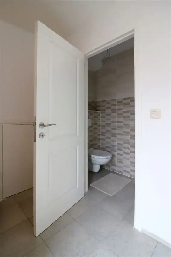 Bosrijk gelegen, vrijstaande woning met 2 slaapkamers foto 14
