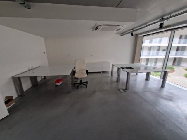 RECENTE COMMERCIËLE UNITS NABIJ ALBERT HEIJN foto 9