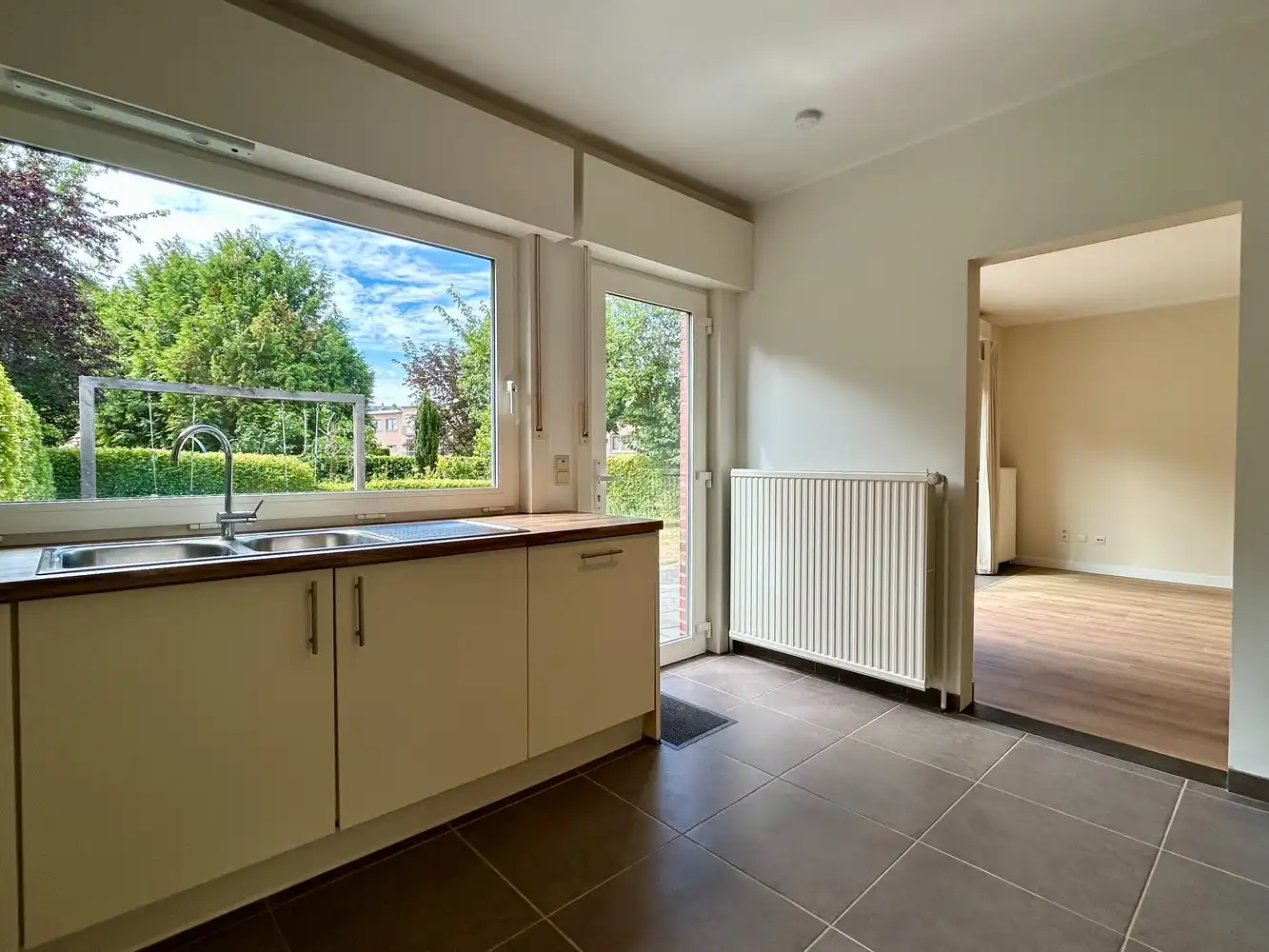 Instapklare halfopen woning op toplocatie in de gegeerde Spaanse Kroonwijk foto 9