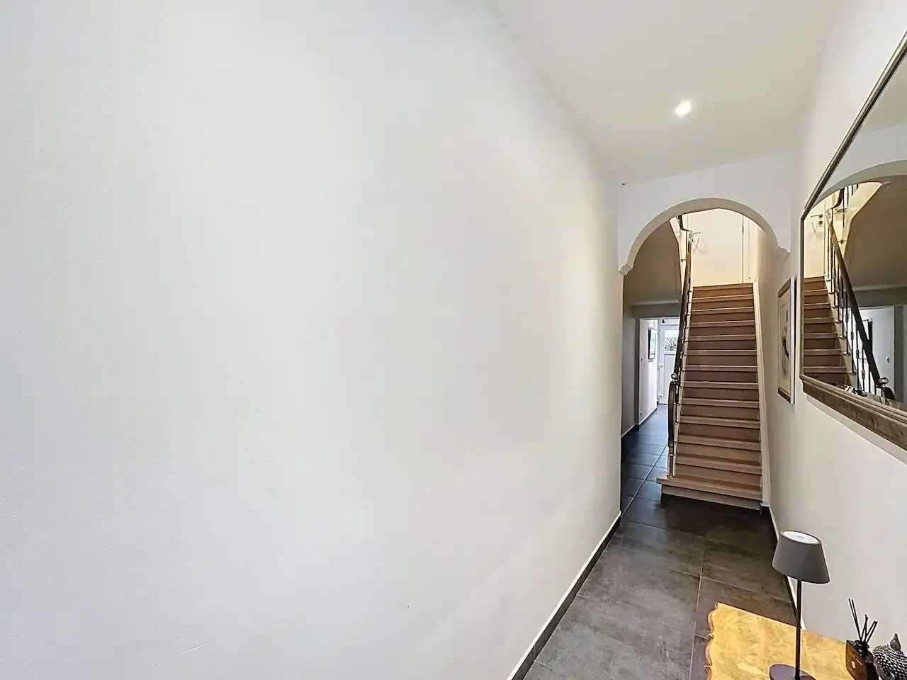 Comfortabel wonen in een gerenoveerde rijwoning met karakter foto 12