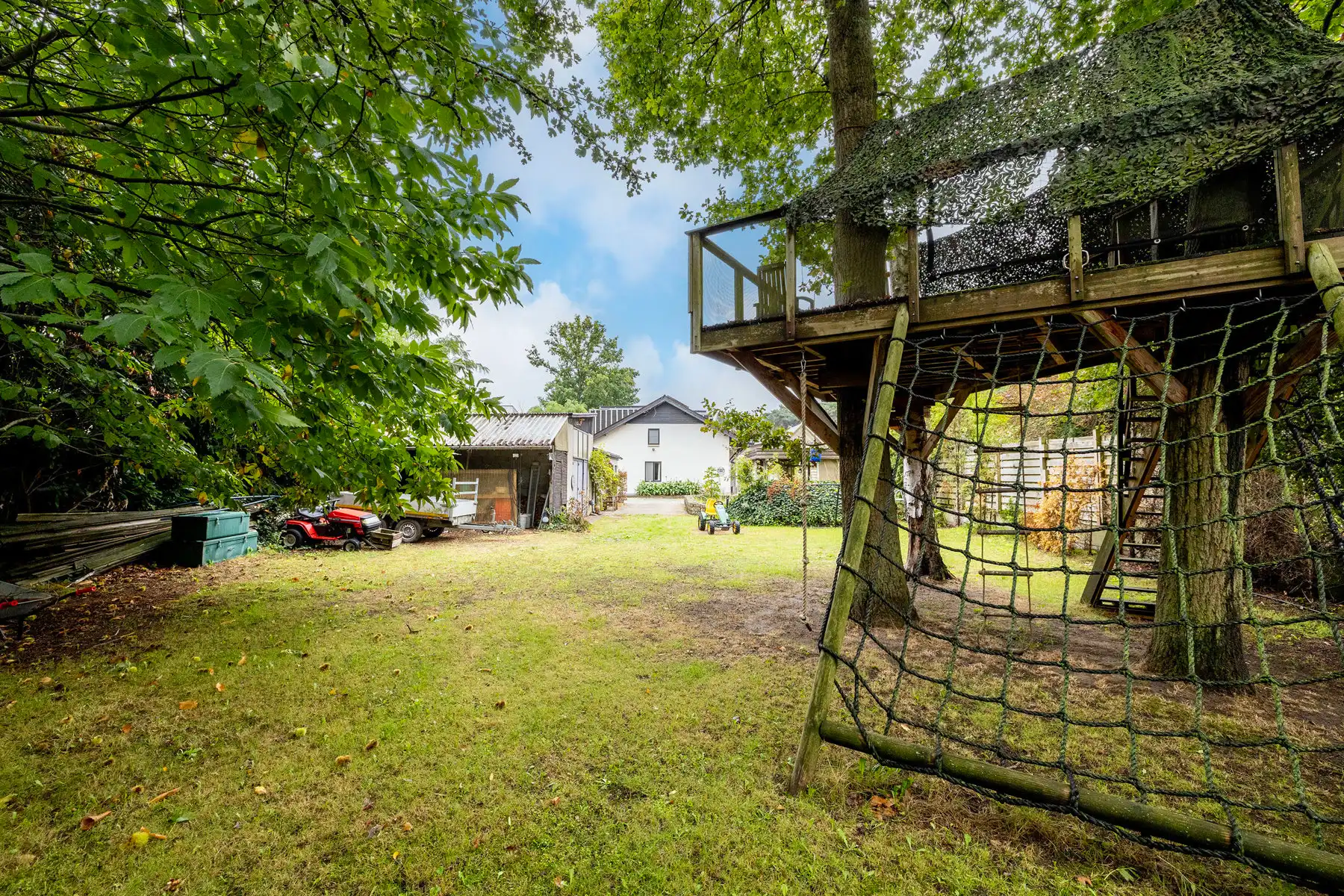 OB met 4 slpk, mog inrichten zolder + garage/magazijn foto 3