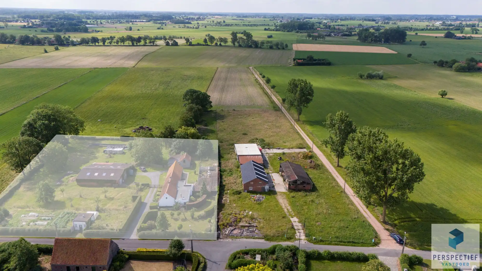 UITERST RUSTIG & LANDELIJK GELEGEN hoeve met WEILAND op ca. 6790 m² foto 3