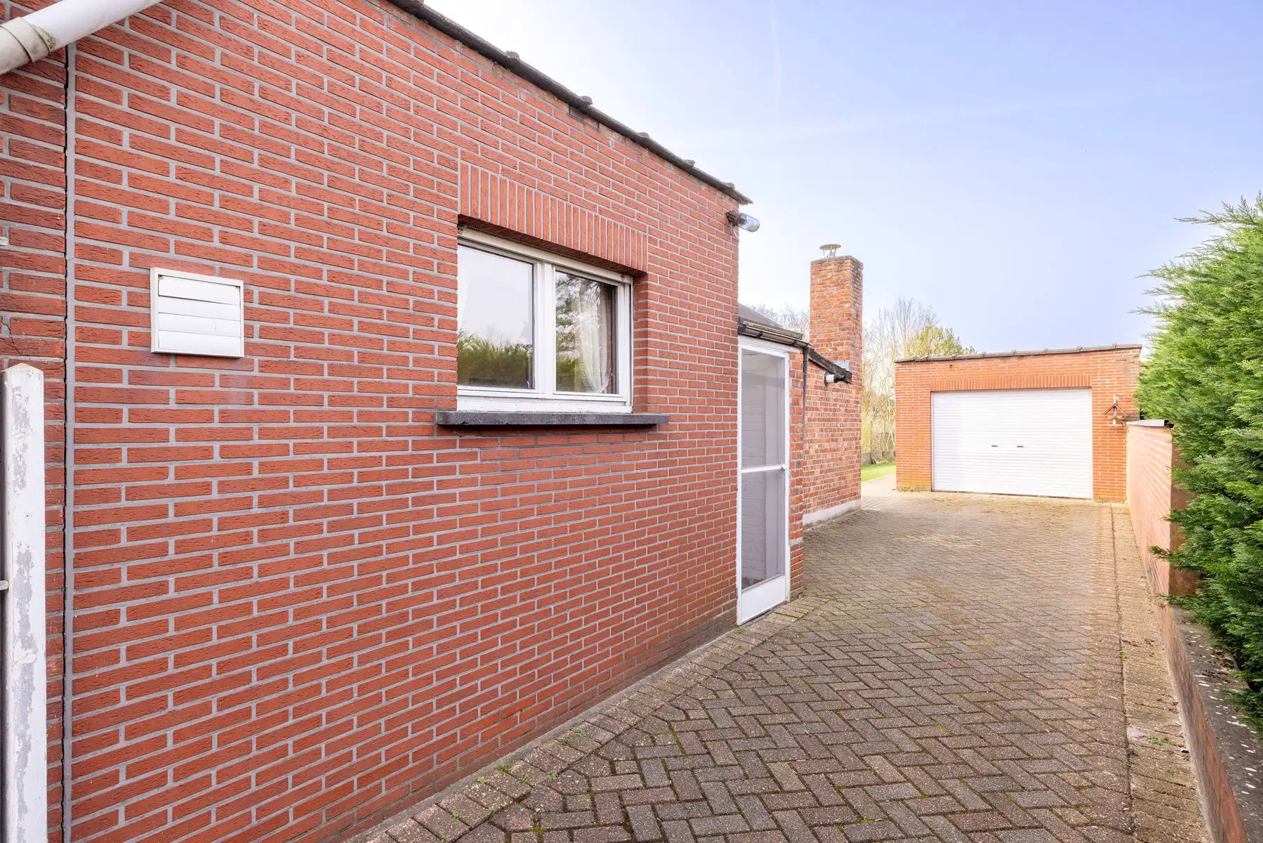 Te renoveren halfopen woning met 3 slp, garage en tuin. foto 20