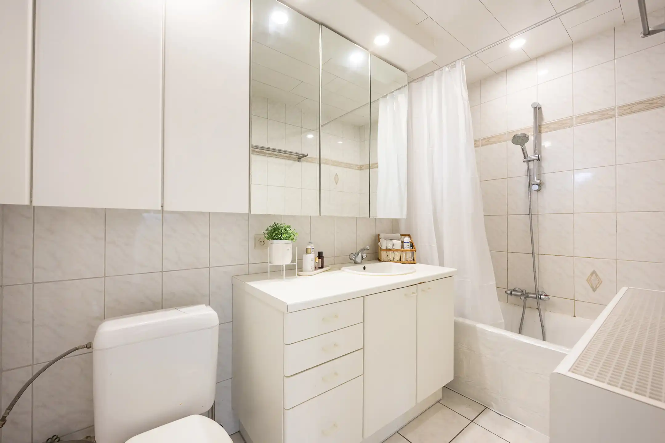 Gunstig gelegen woning met drie slaapkamers en garage foto 16