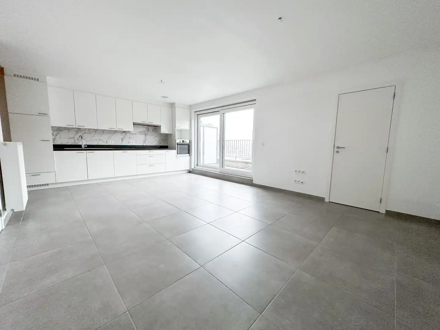 Ruim 2slpk appartement in het centrum van Waarschoot foto 4