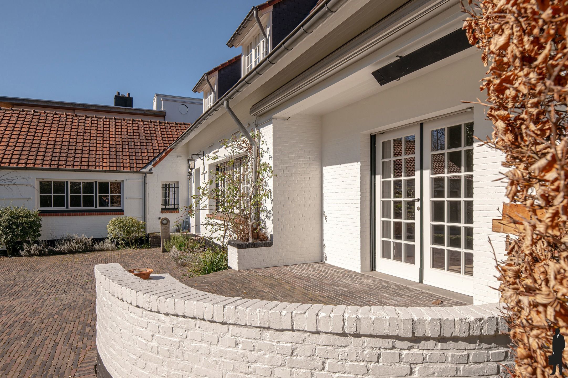 Zeer charmante gezinswoning op ca. 1.116m²  foto 3