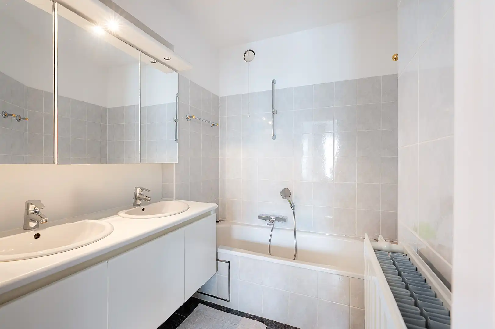 Een ruim appartement op toplocatie in het hart van Knokke. foto 18