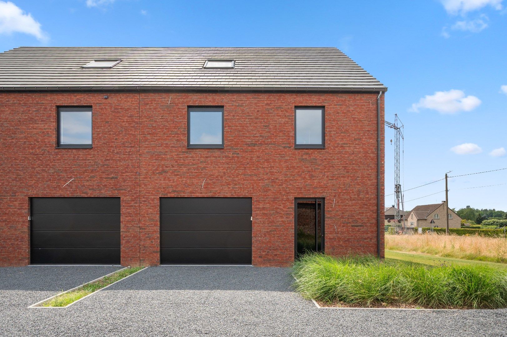 Nieuwbouw halfopen bebouwing (EPC A) met tuin, terras en garage foto 2
