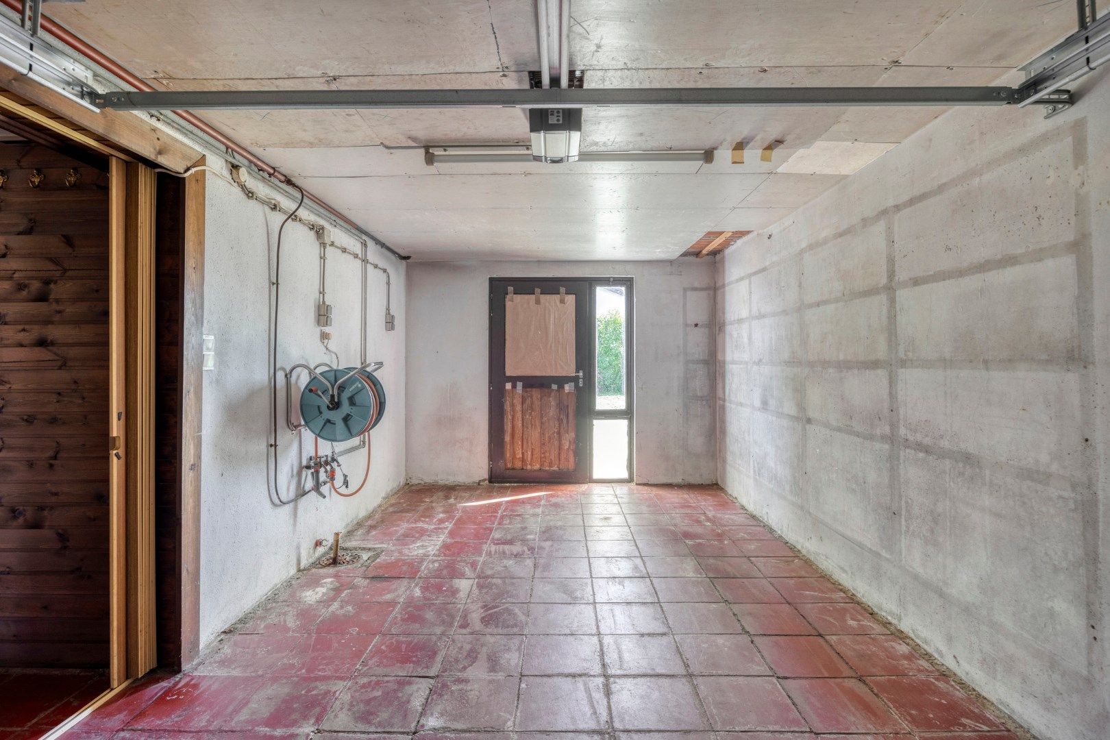 GEZINSWONING MET 4 SLAAPKAMERS EN INPANDING GARAGE TE LANAKEN ! foto 15