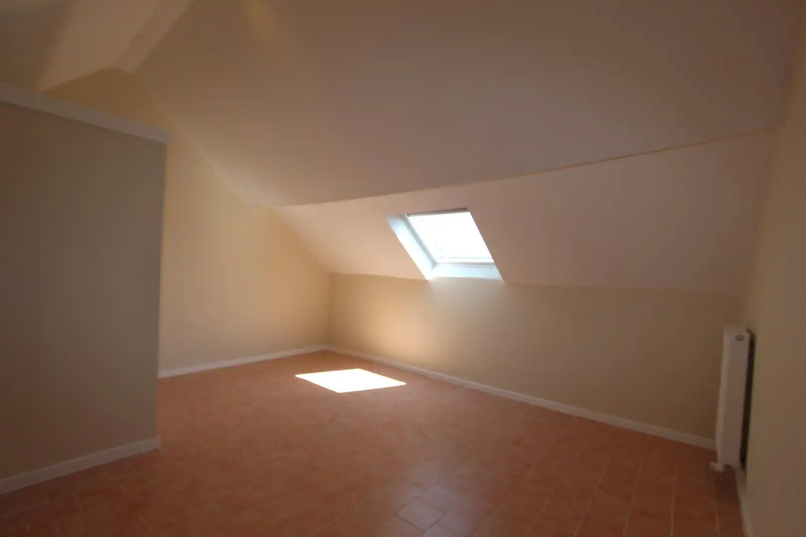 MOOI VERNIEUWDE WONING MET TUIN foto 18