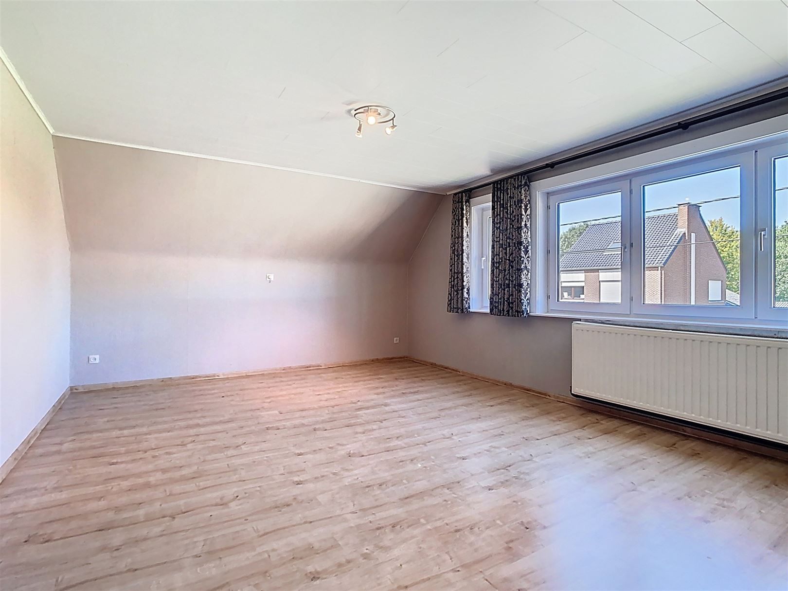 Eengezinswoning, 3 slpks, tuin, koer, garage, 6a 14ca foto 23