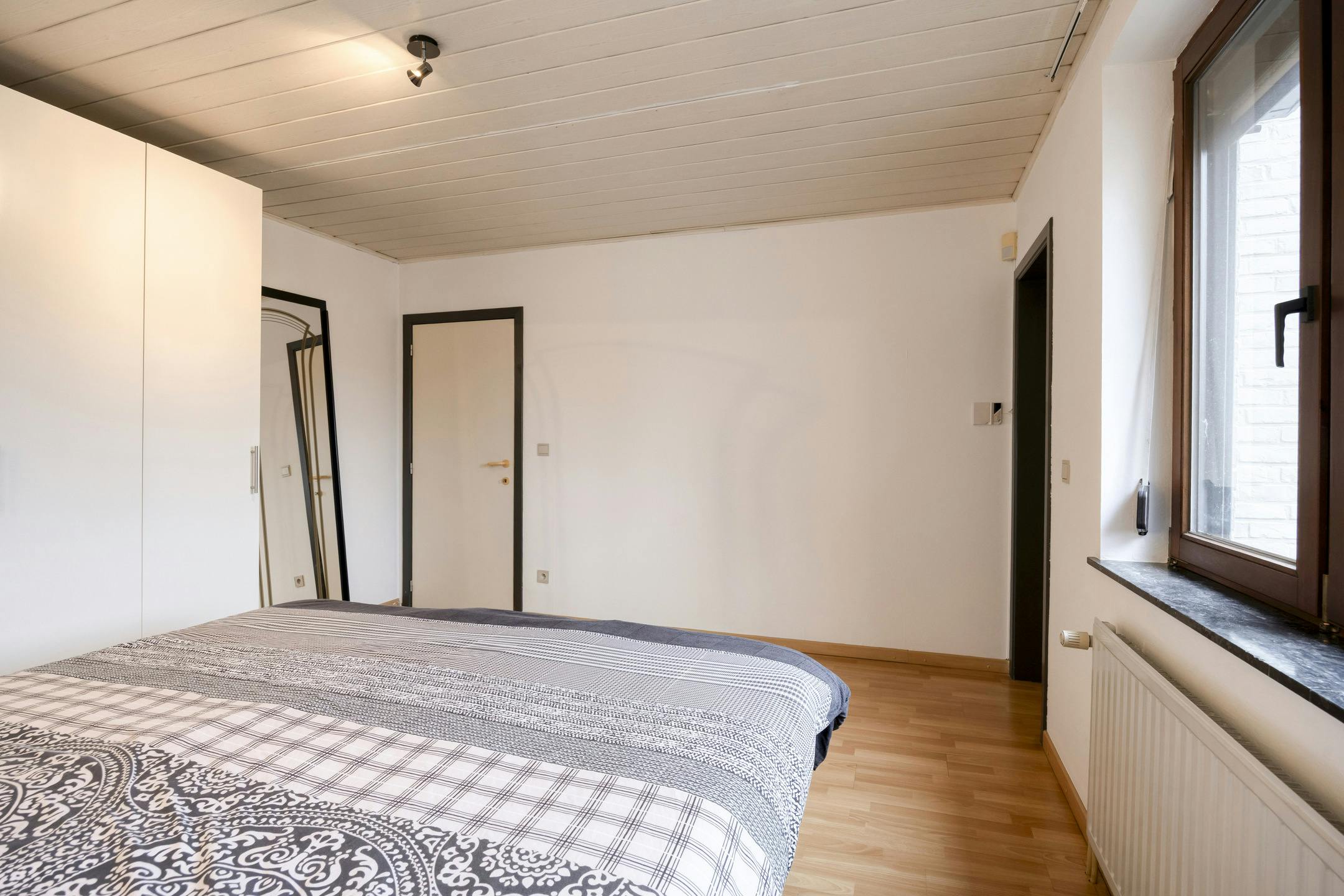 Goed gelegen stadswoning met 3 of 4 slaapkamers, tuin en garagebox  foto 18