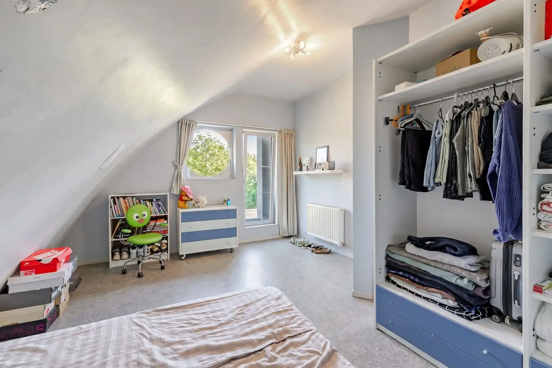 Karaktervolle architectenwoning op een perceel van ruim 25 are met diepe, oostgerichte tuin foto 25